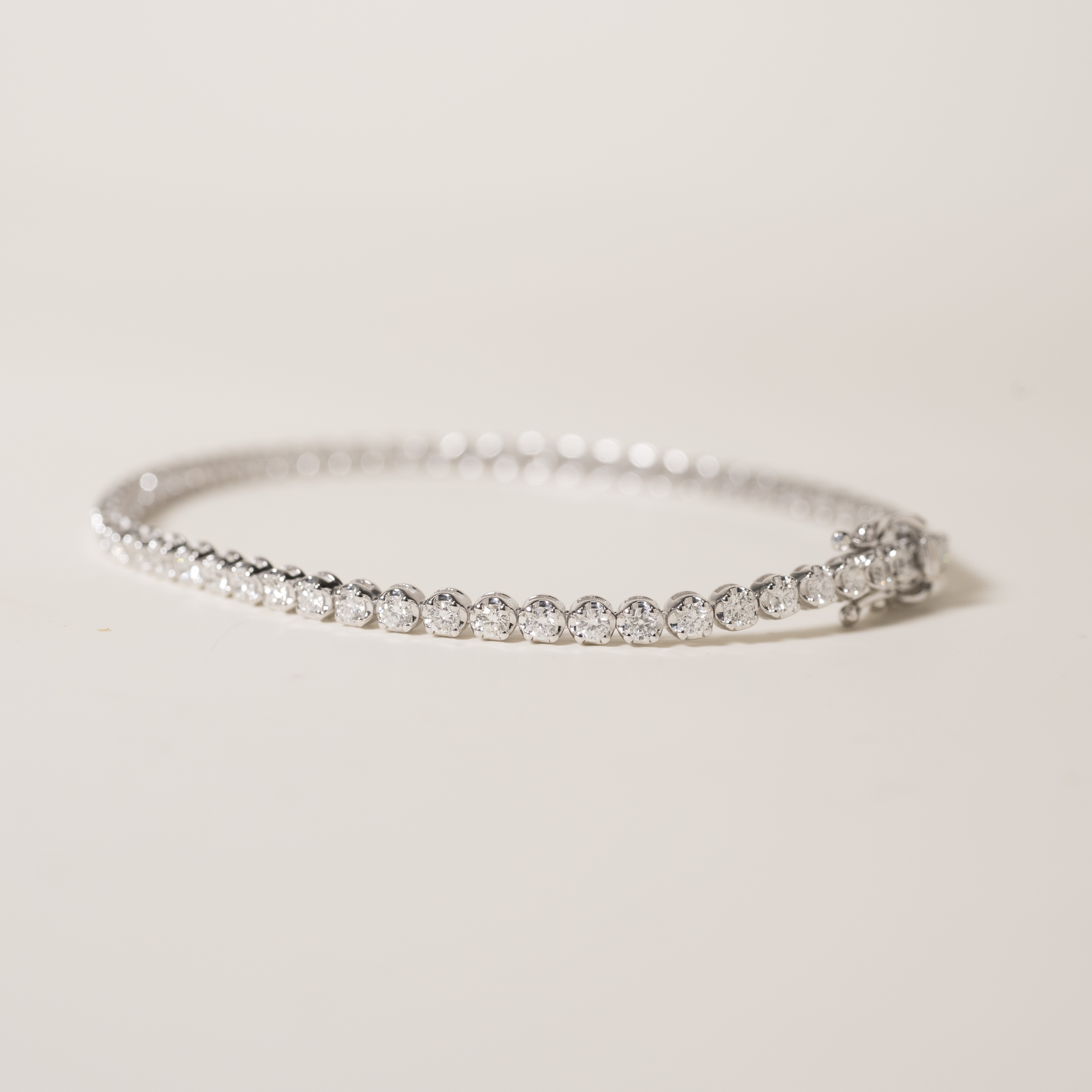 18K 2.0mm Crown Setting Tennis Bracelet