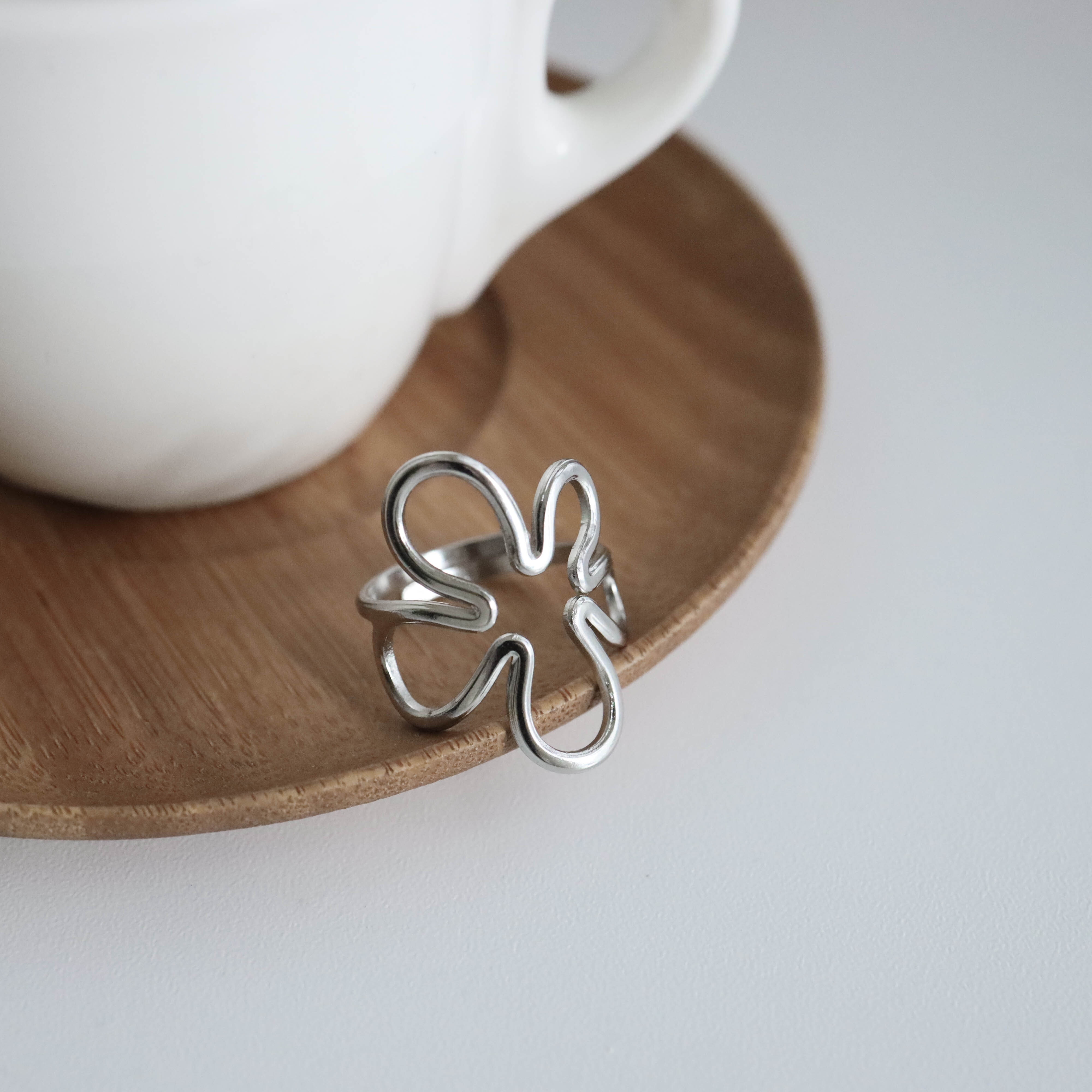 不怕水簍空大花花鋼戒