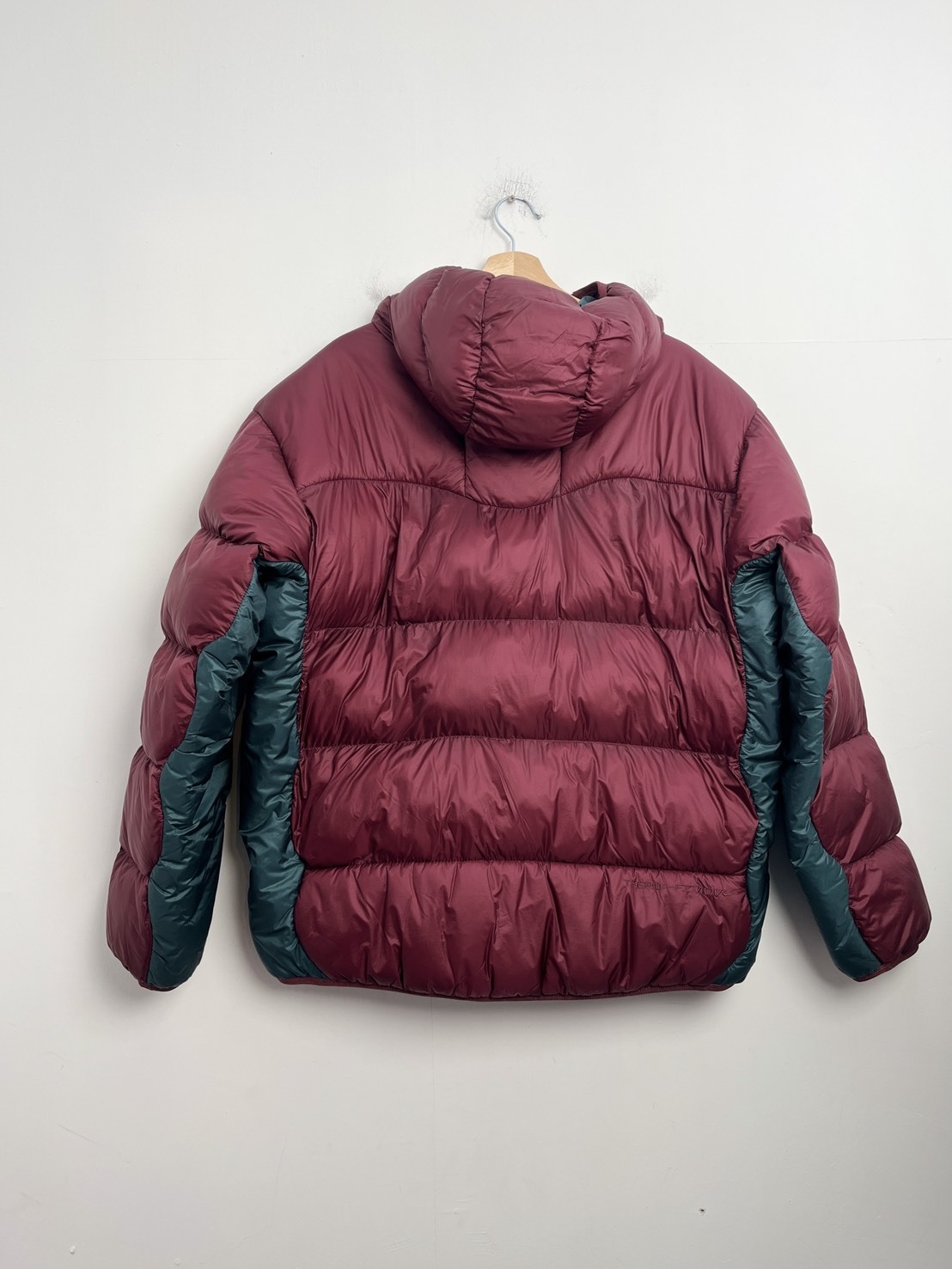 ACG THERMA-FIT ADV "LUNAR LAKE" JACKET NIGHT MAROON SIZE XL