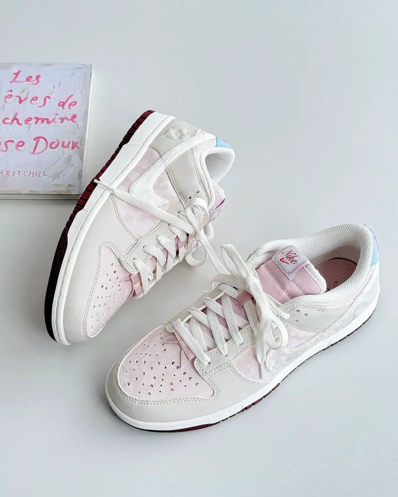 <2026情人節限定> NIKE DUNK LOW 奶油色 櫻花粉 寶寶藍 粉紫 天鵝絨 愛心 愛心鎖 蝴蝶結 女鞋 IQ1145610