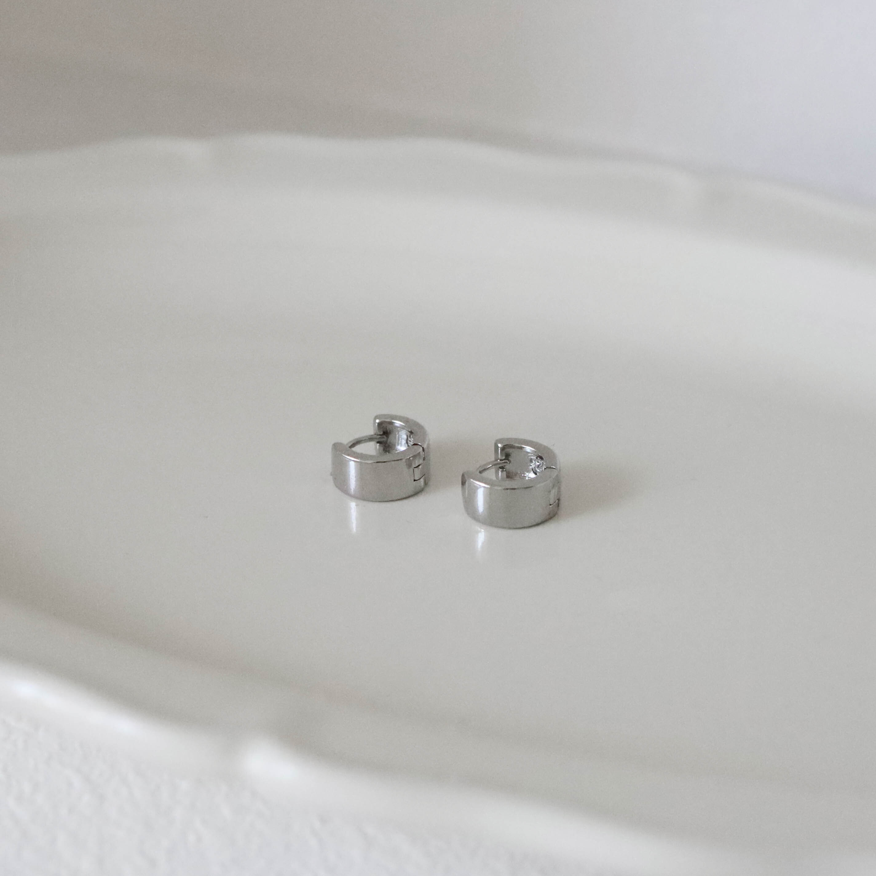 925純銀寬面小耳圈