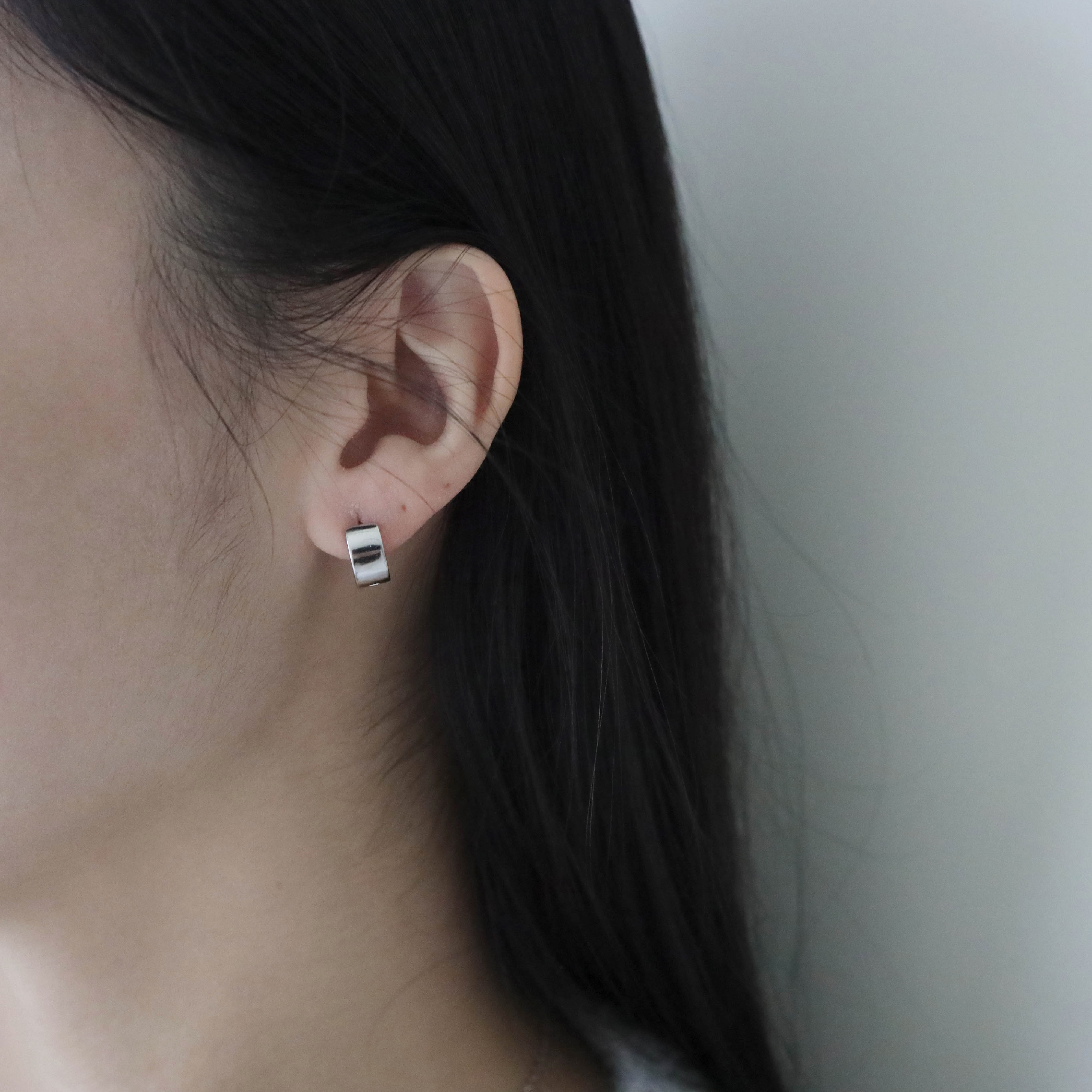 925純銀寬面小耳圈
