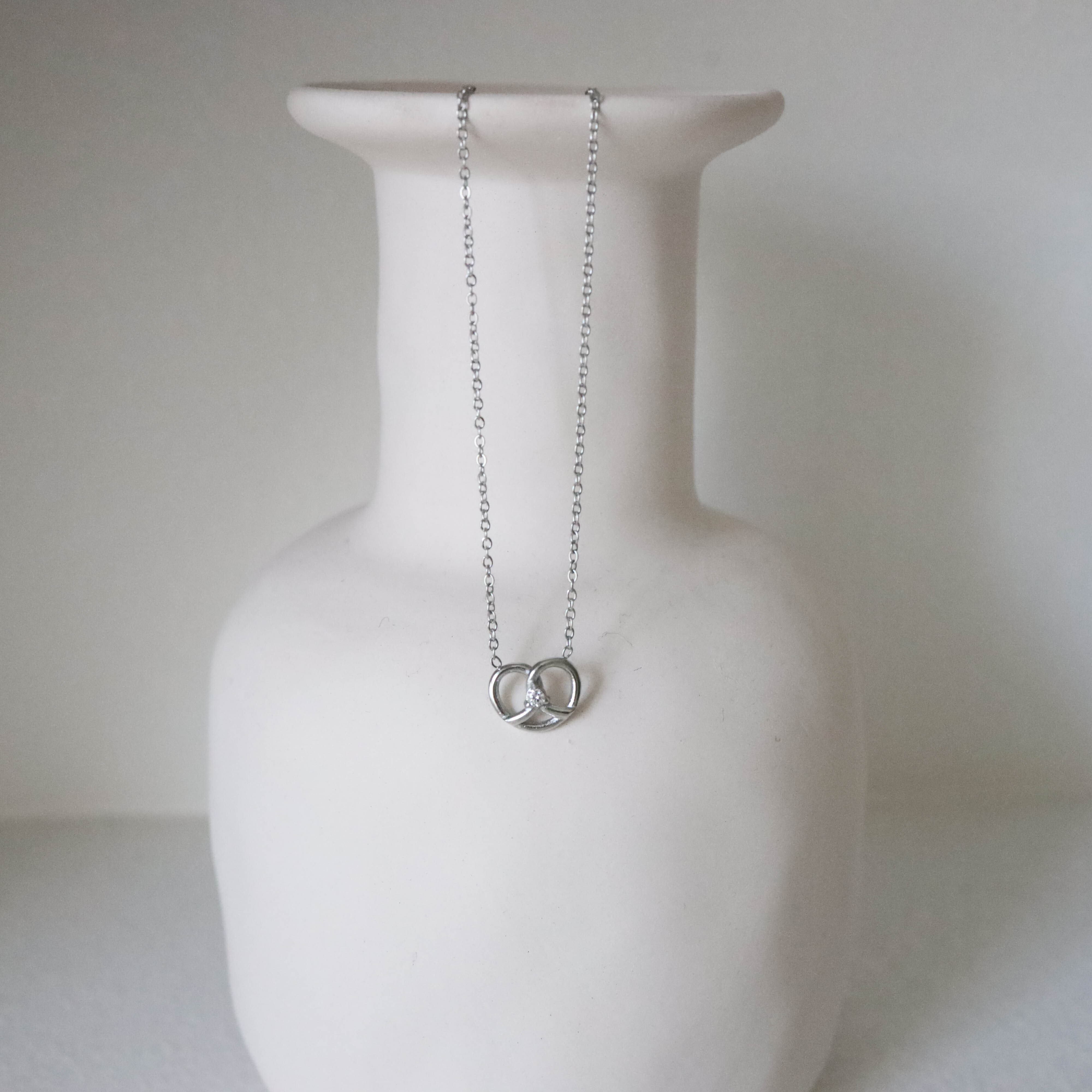 不怕水蝴蝶餅項鍊