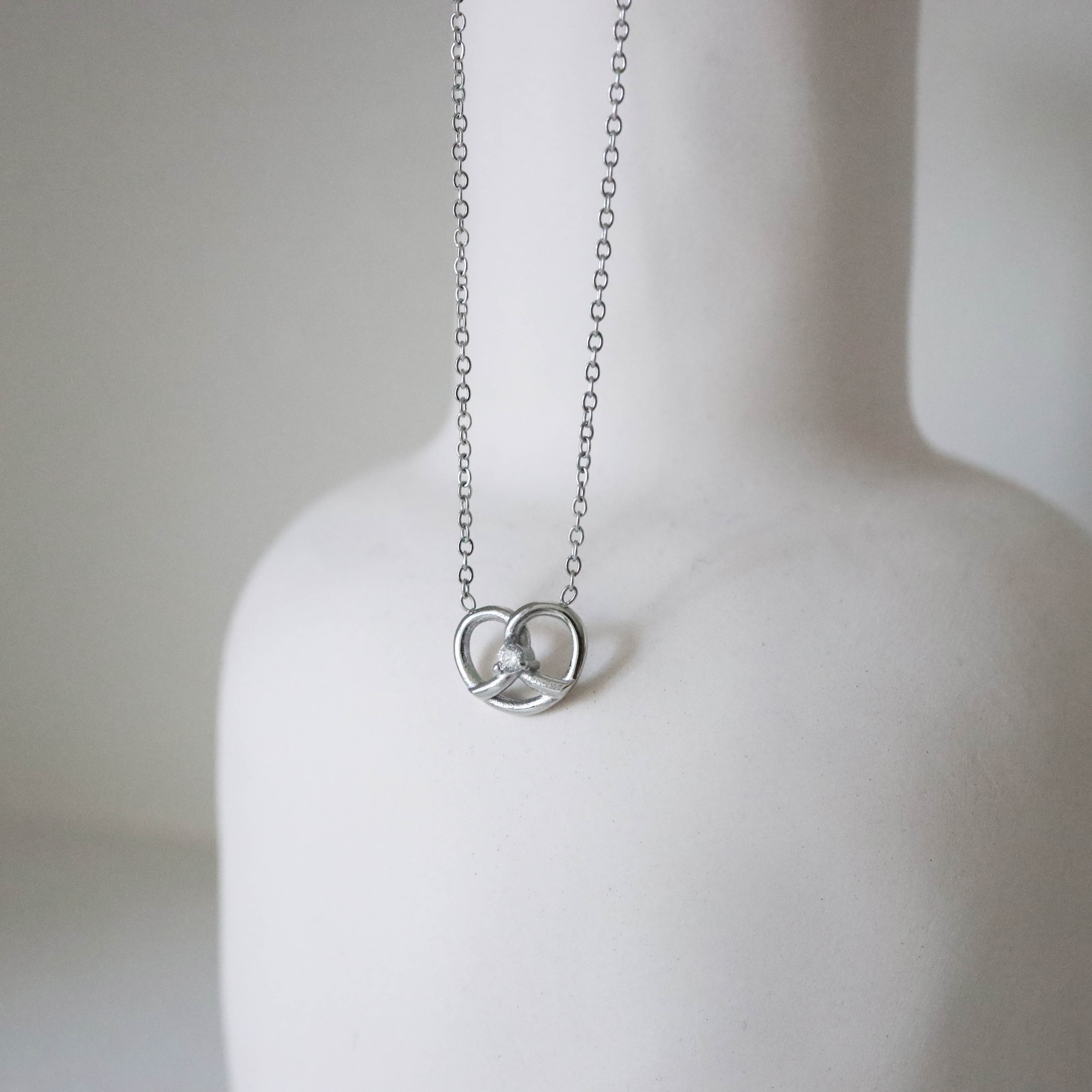 不怕水蝴蝶餅項鍊