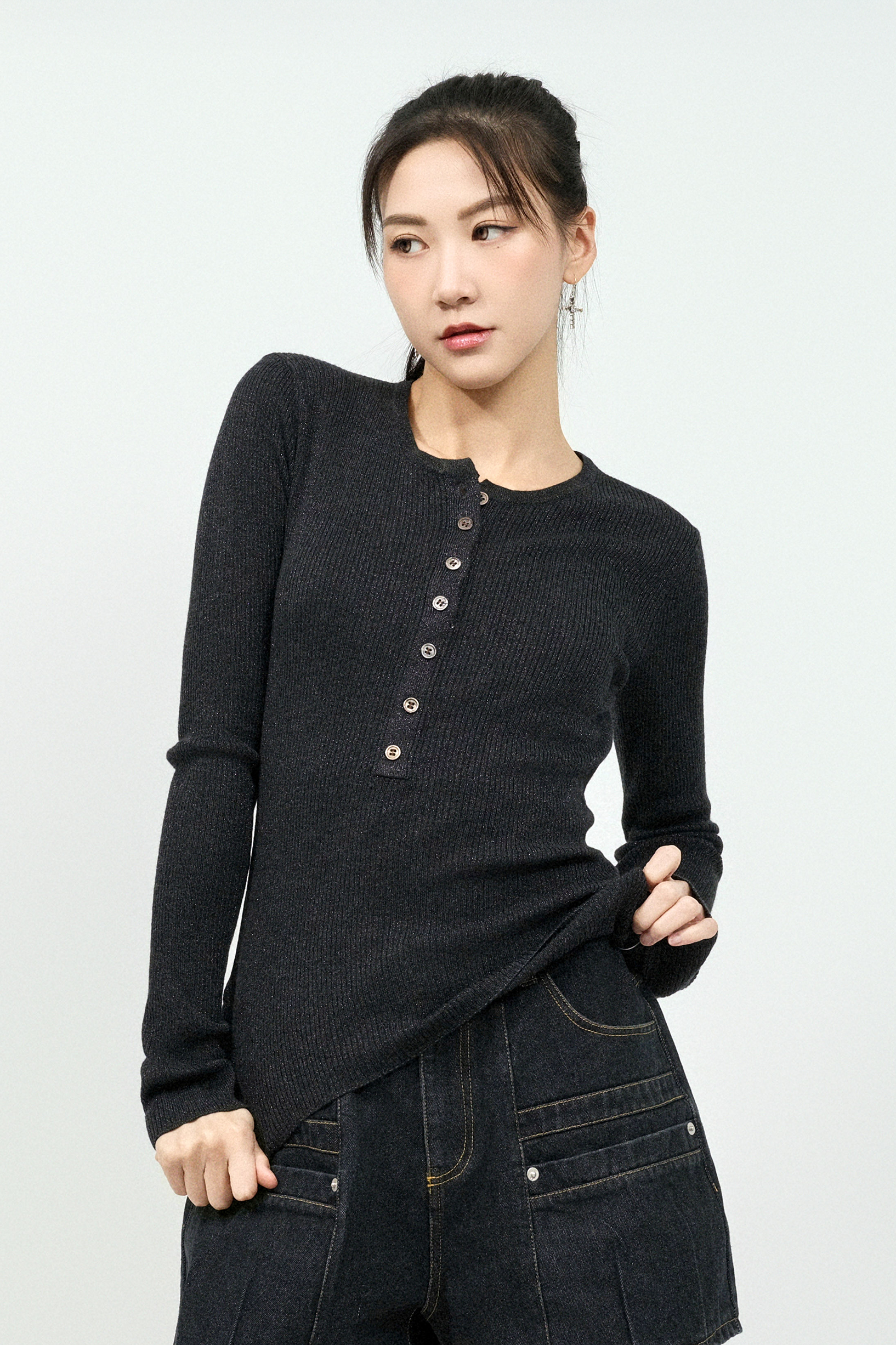 亨利領微閃線針織上衣（現貨款式）