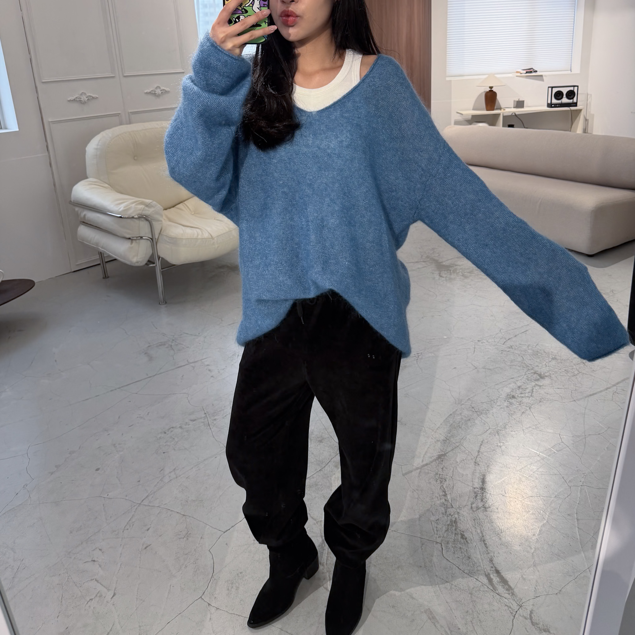 J25 V領混色藍馬海毛針織衣