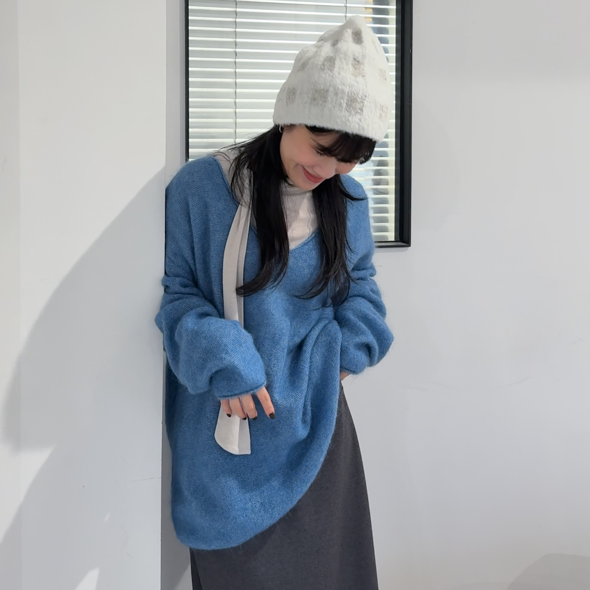 J25 V領混色藍馬海毛針織衣