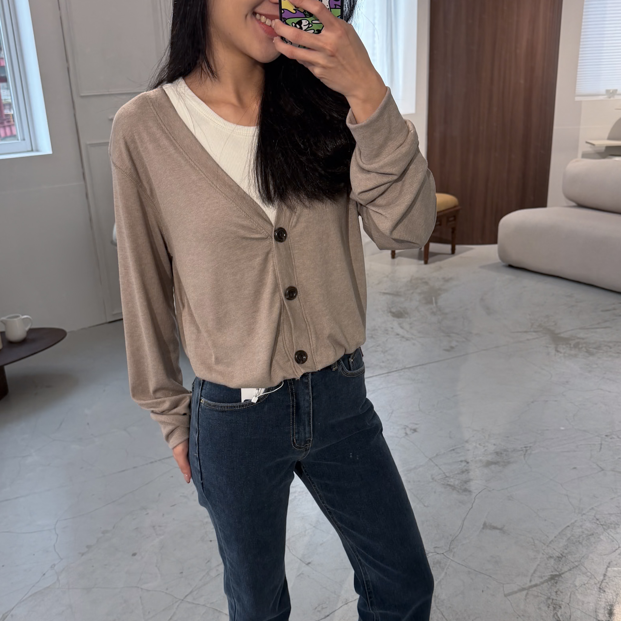 J26 雲朵下縮低V領針織開釦衫(米/灰)