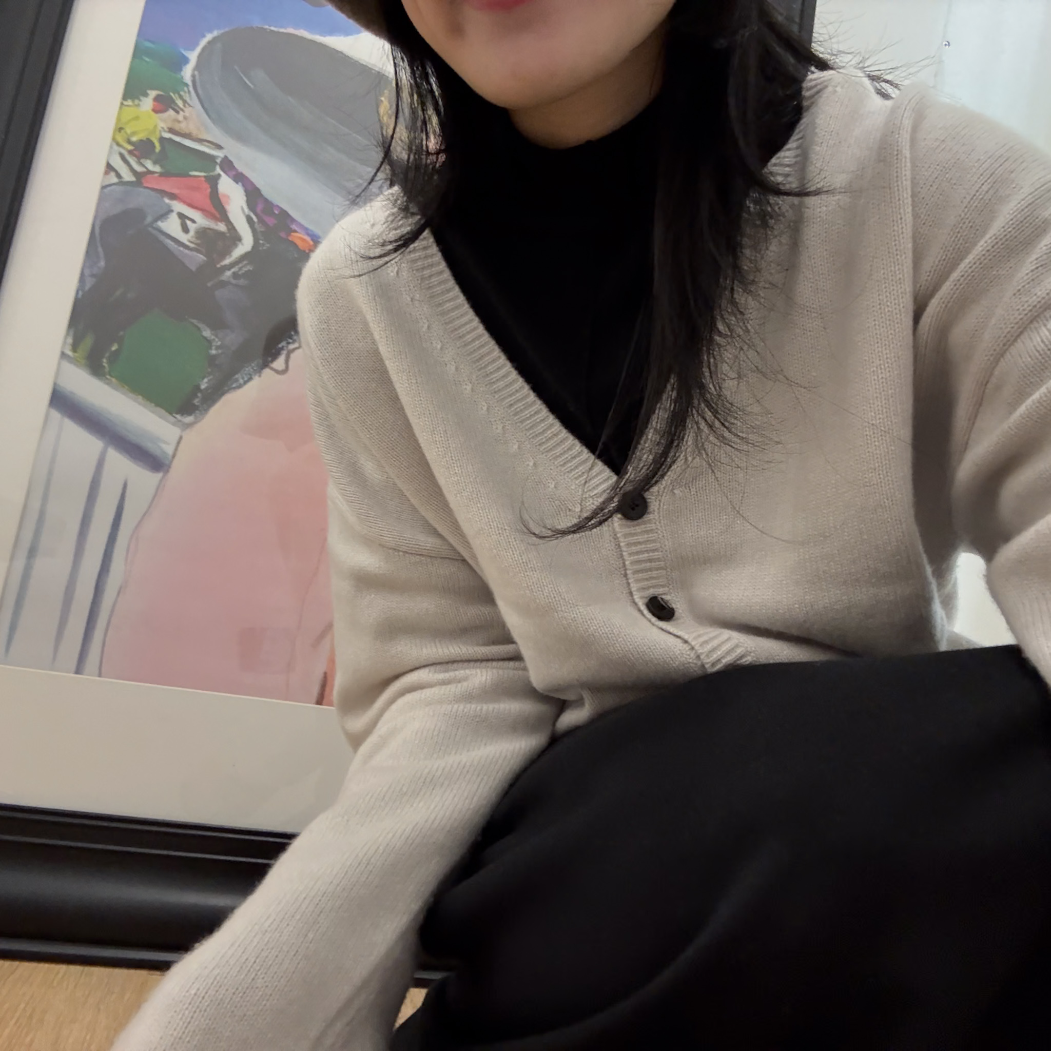 J27 顯瘦V領排釦羊絨針織開釦衫(米灰)