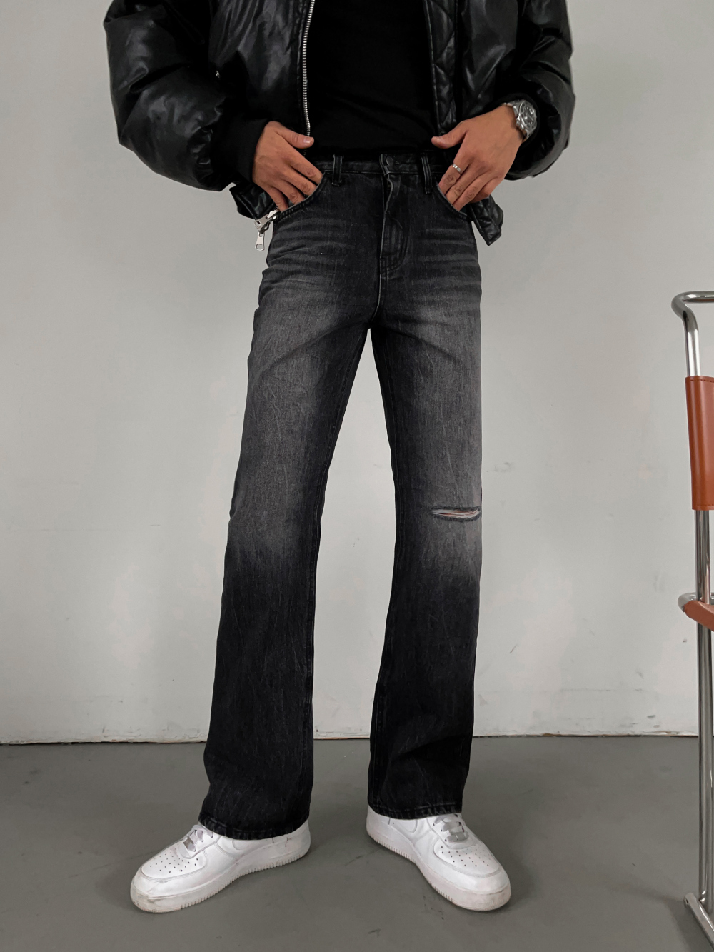 黑色水洗喇叭牛仔褲