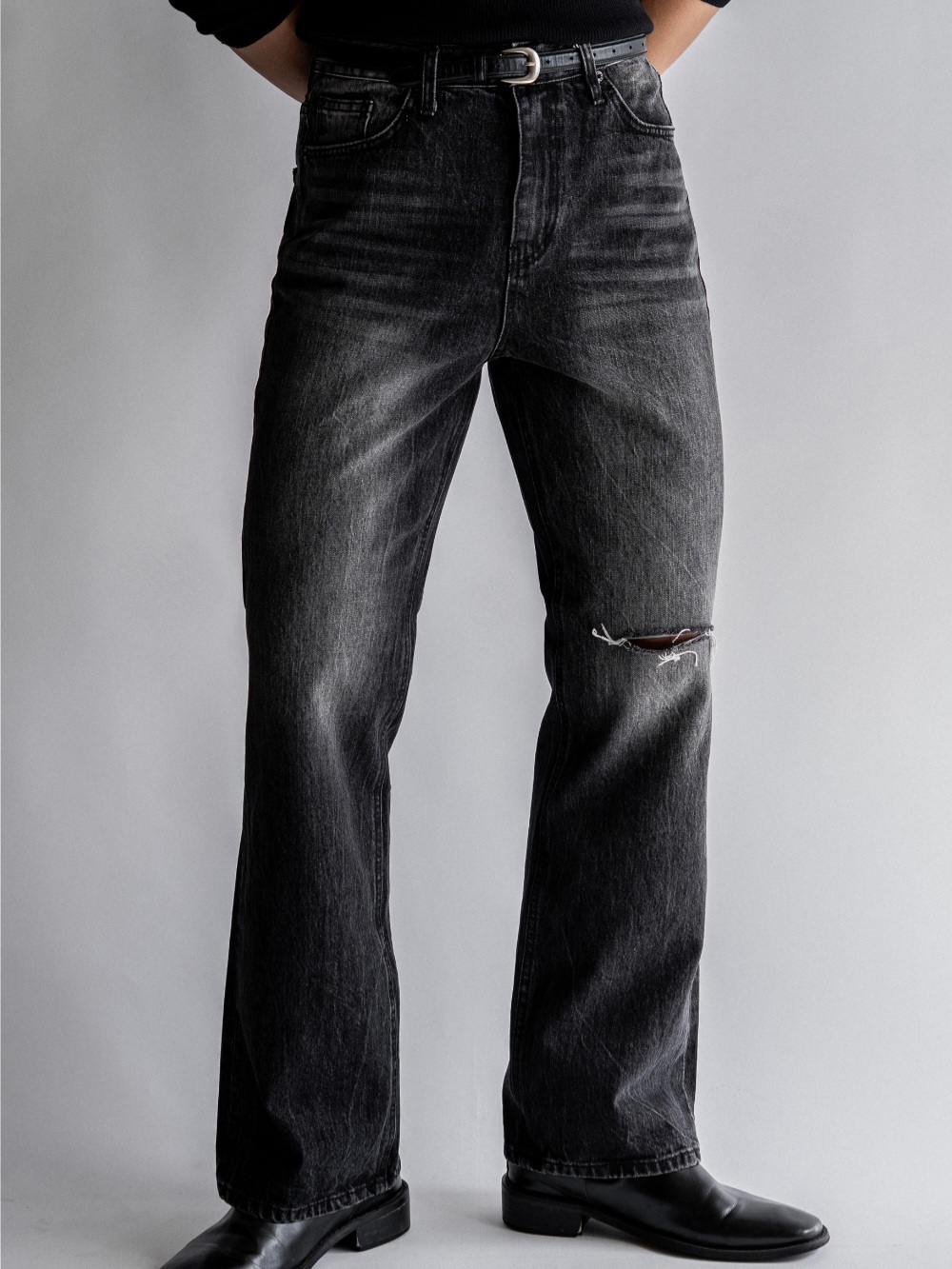黑色水洗喇叭牛仔褲