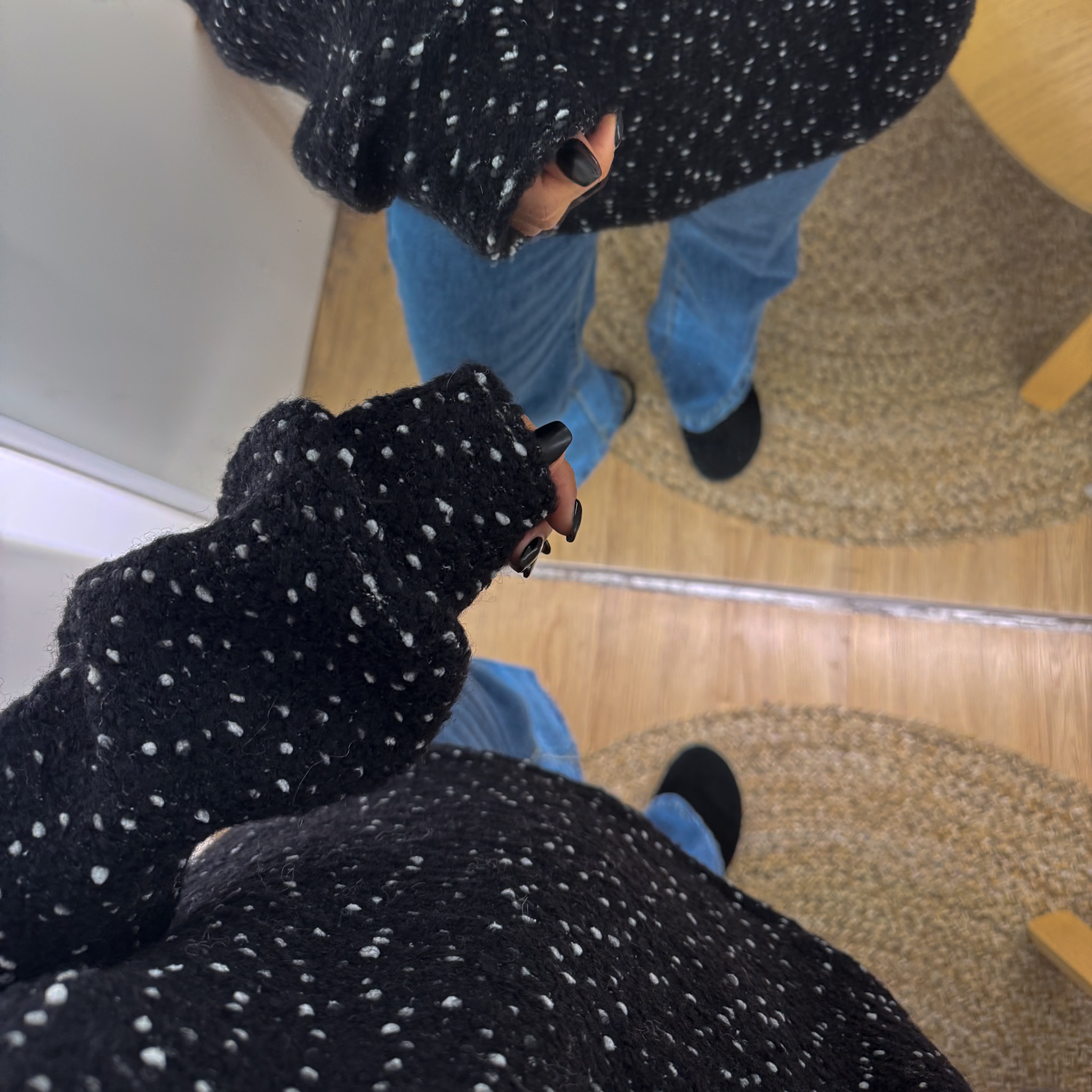 J31 下擺可縮雪點立領羊毛休閒上衣(黑）