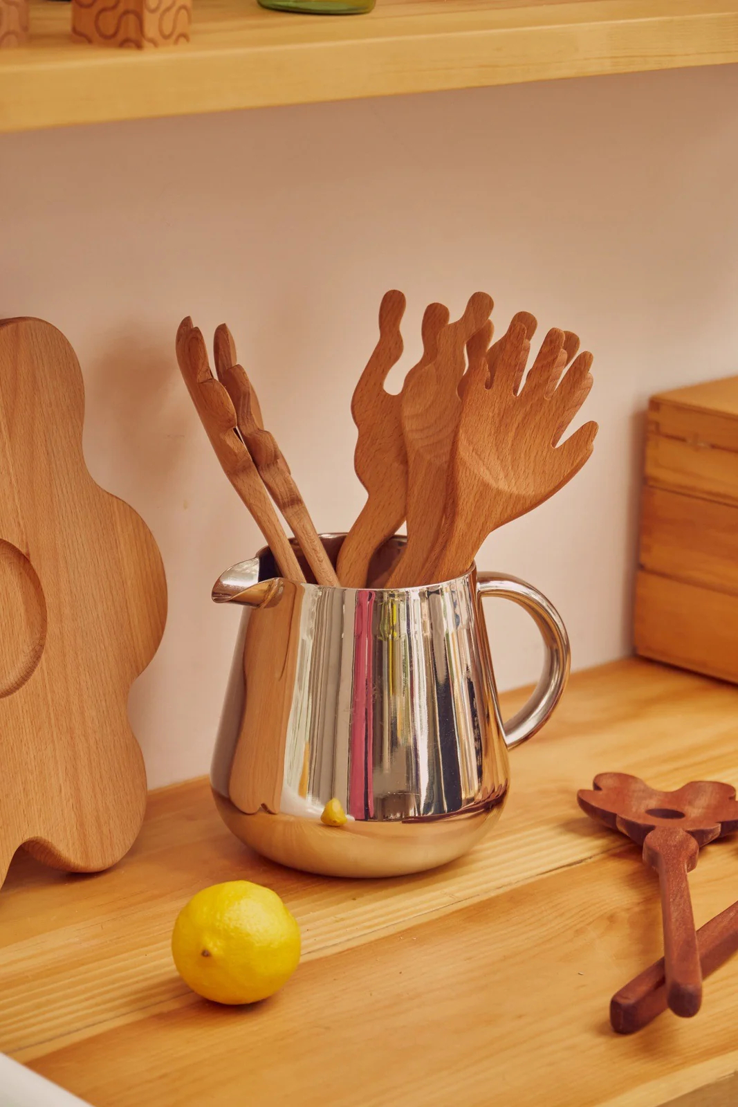 Serving Friends 叉子組，波浪形狀，為廚房和住宅空間注入了趣味性