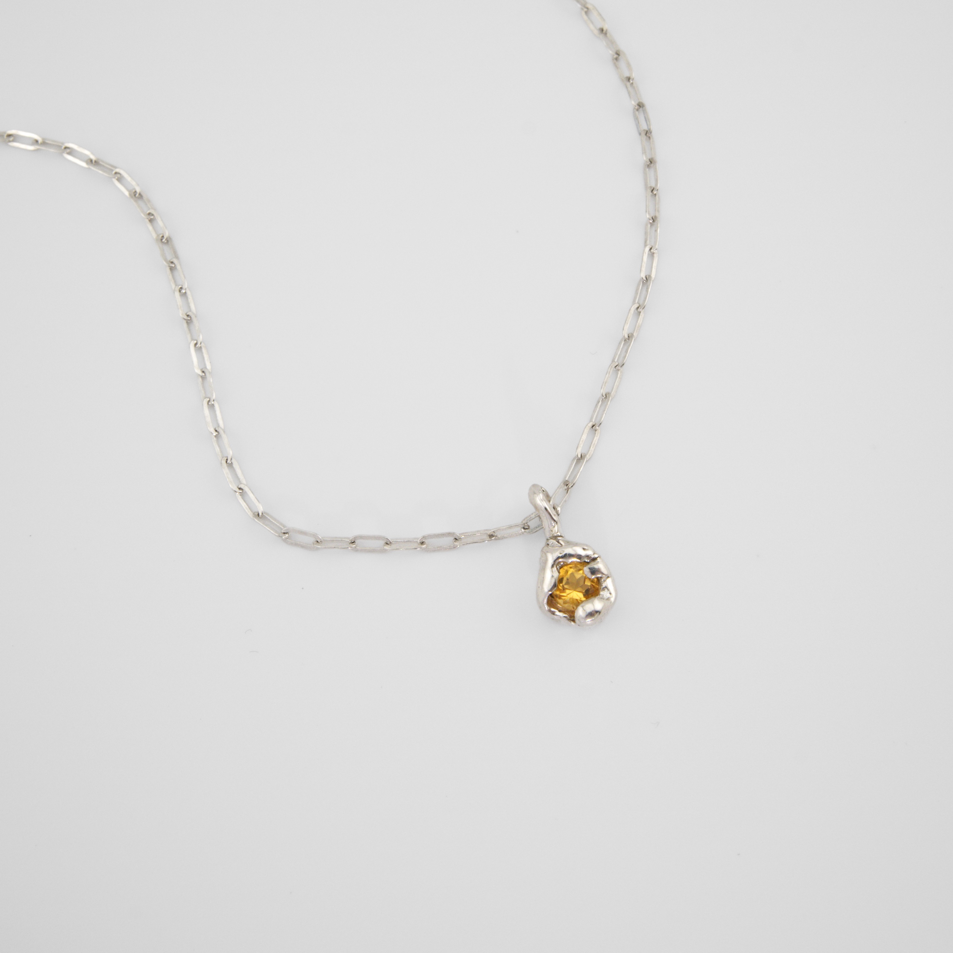 livvvvil  汨 11 NECKLACE  YELLOW