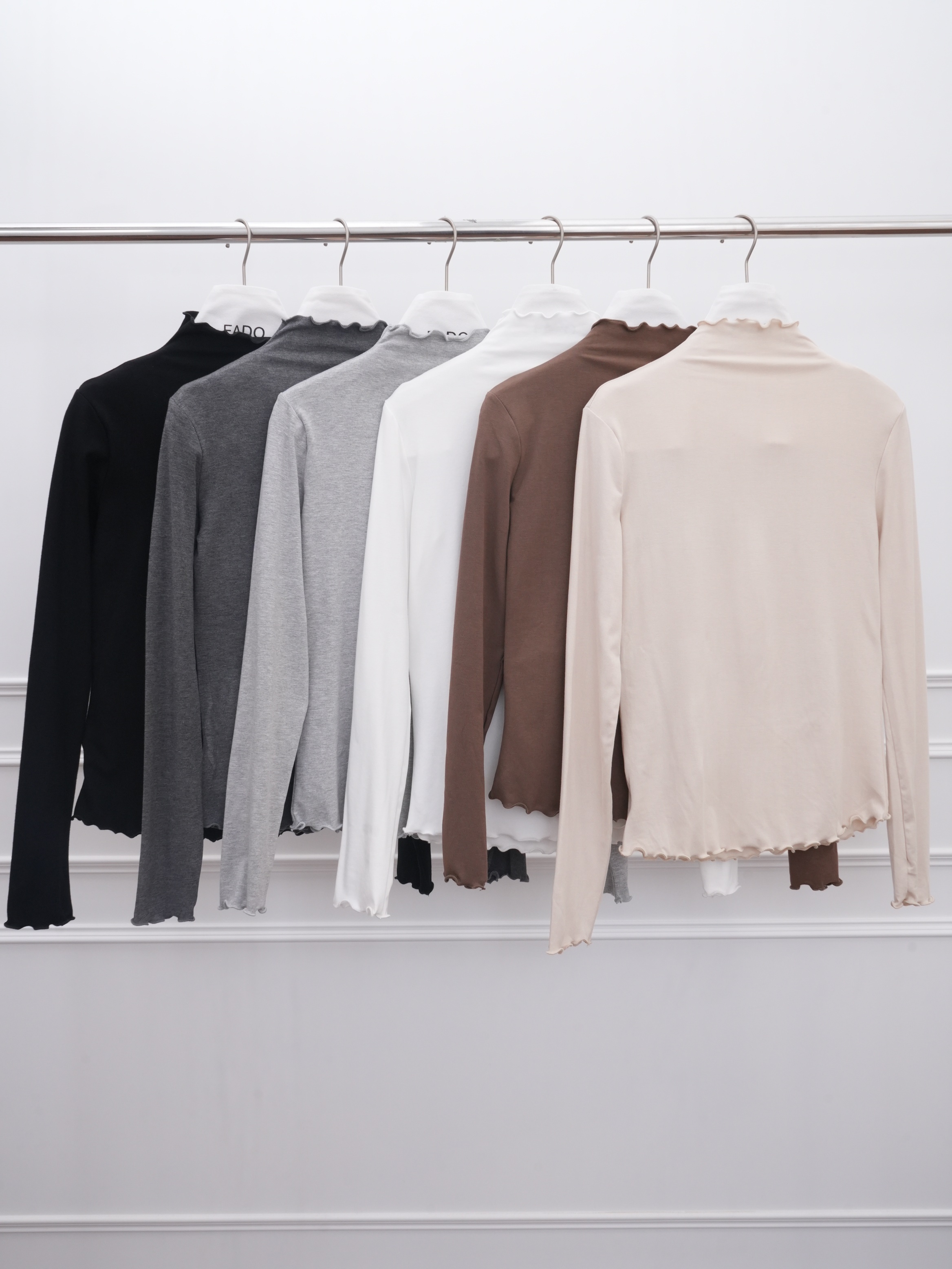 法朵Fado Shop｜【百搭基本款】素面卷邊微立領彈力內搭衫 021A068 六色