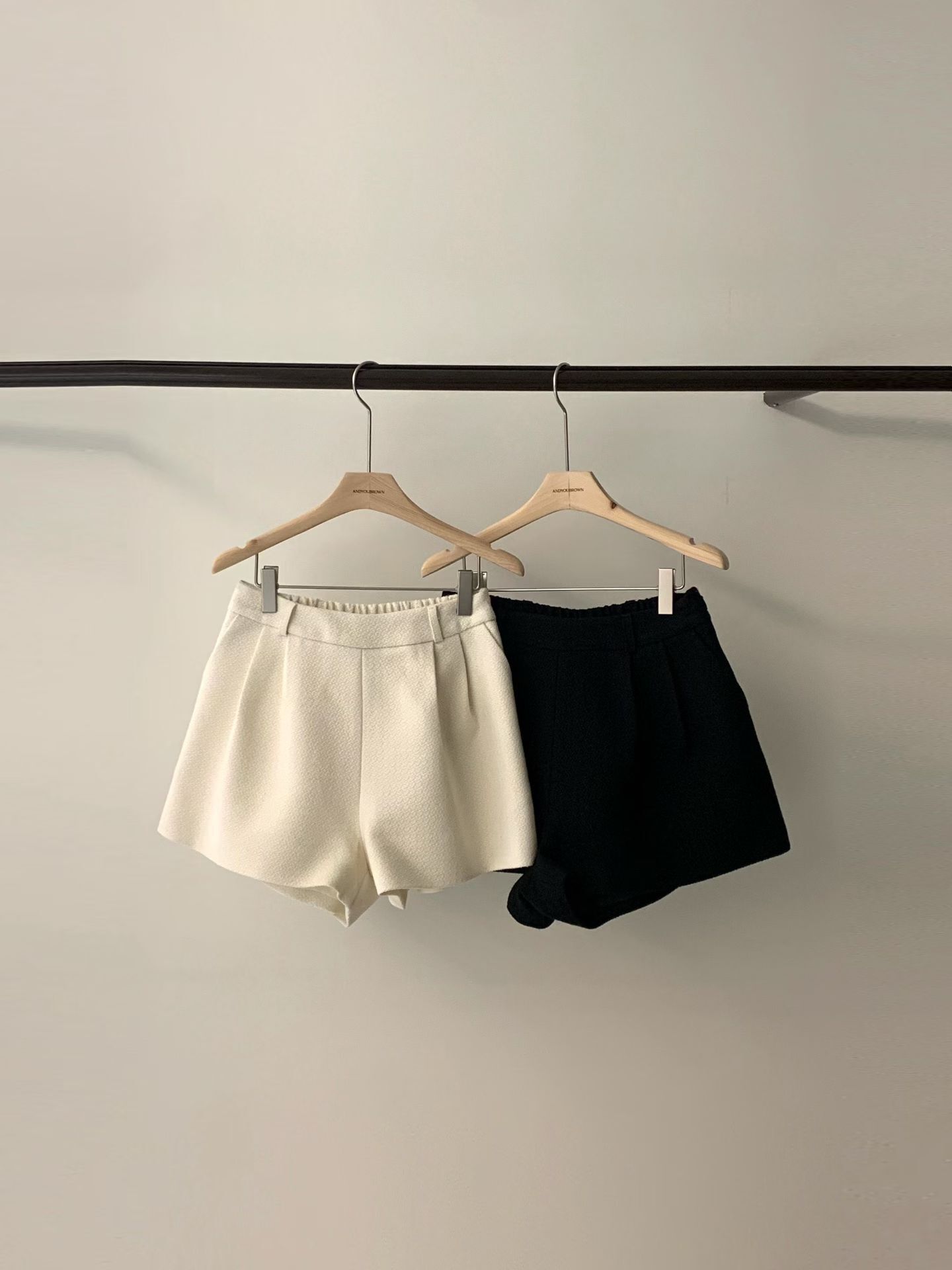 AB2609 Laura with PT