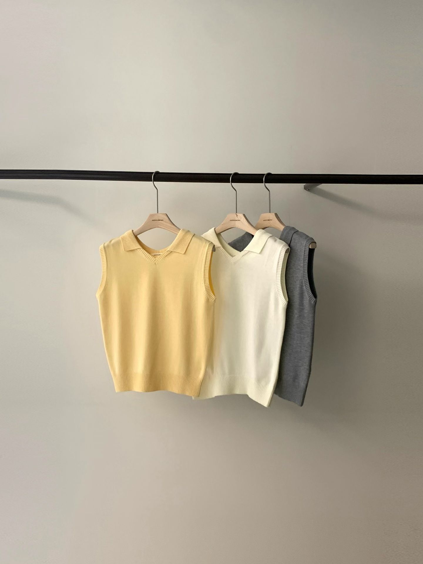 AB2615 Silk Wool Vest Knit