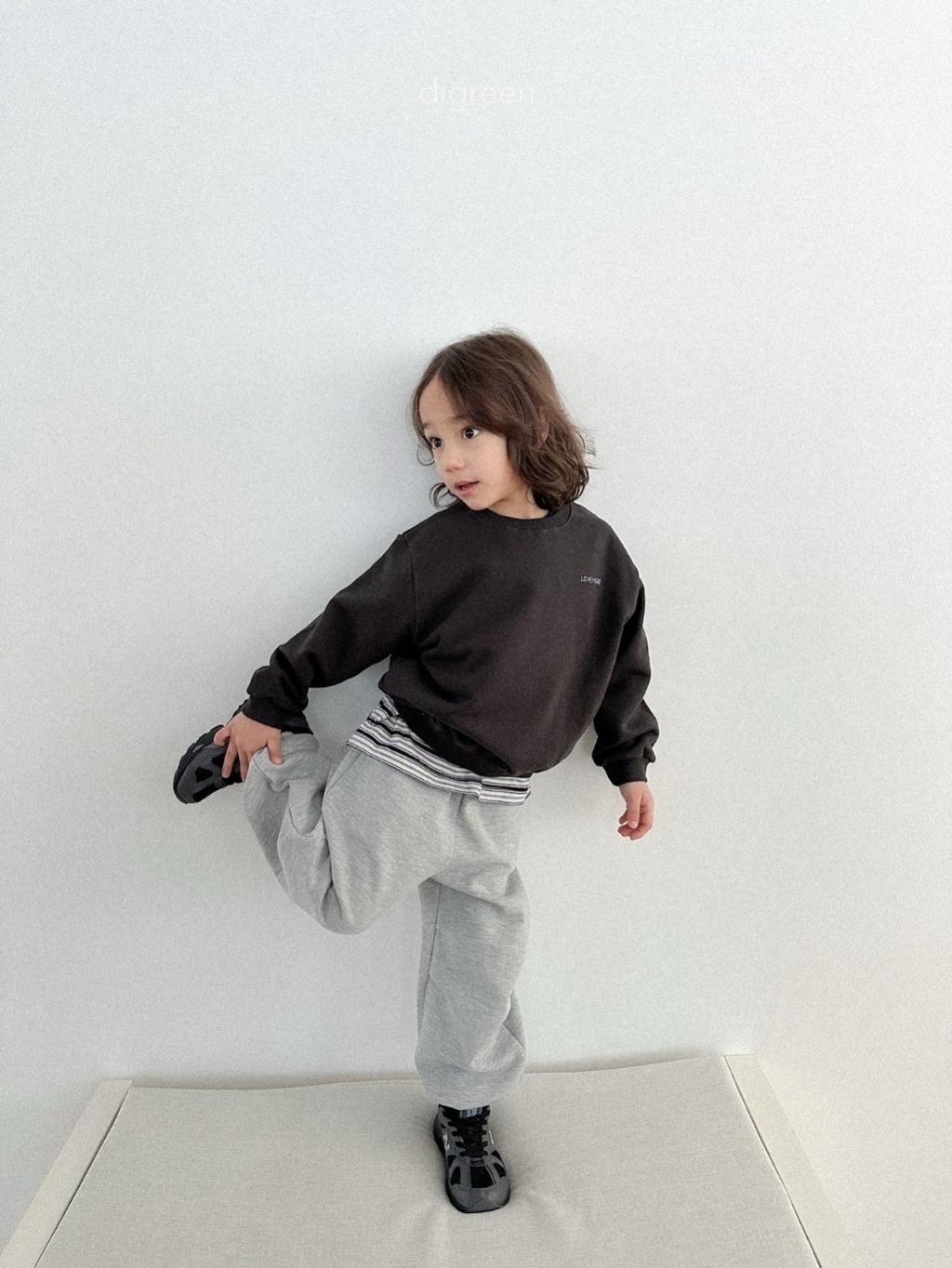 正韓春Digreenkids 兩色刺繡love more上衣