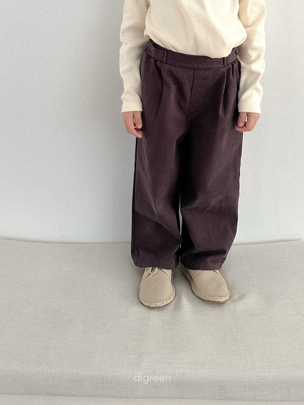 正韓春Digreenkids 兩色後鬆緊直筒褲