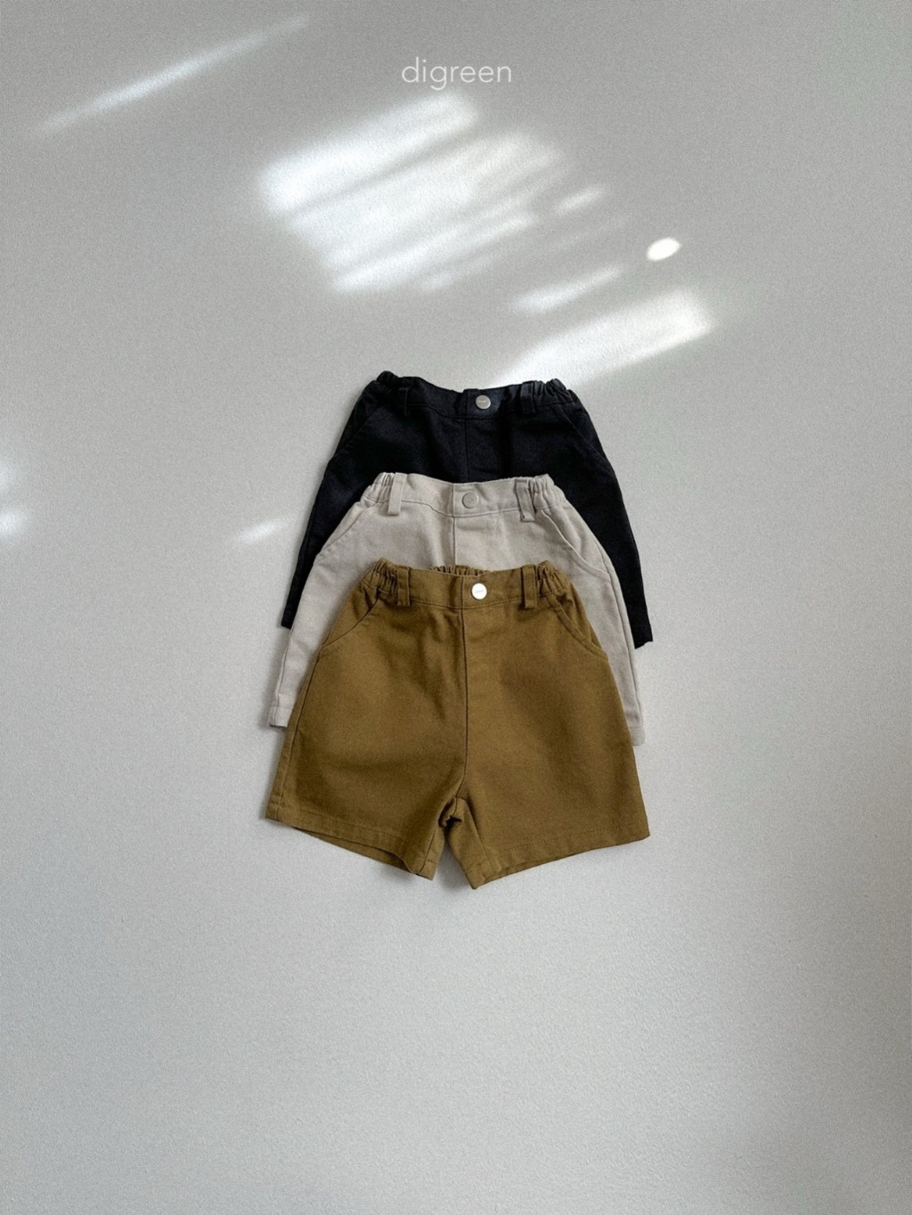 正韓春Digreenkids 三色鬆緊五分短褲