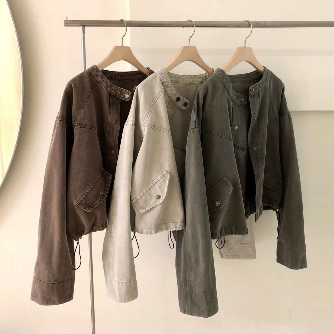 水系刷色圓領排釦縮腰牛仔外套 / 3色