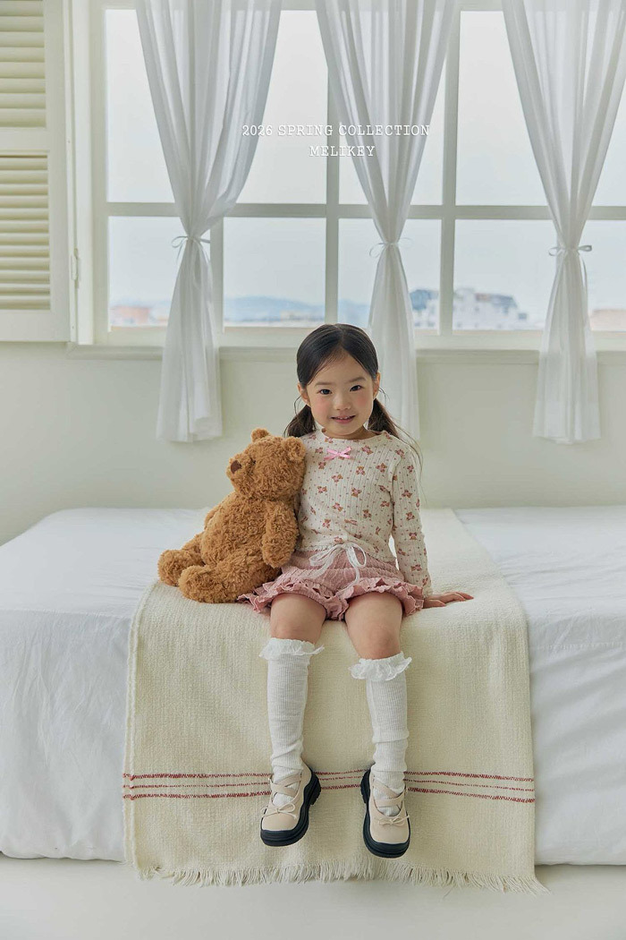 正韓春Melikey 奶油花邊襪