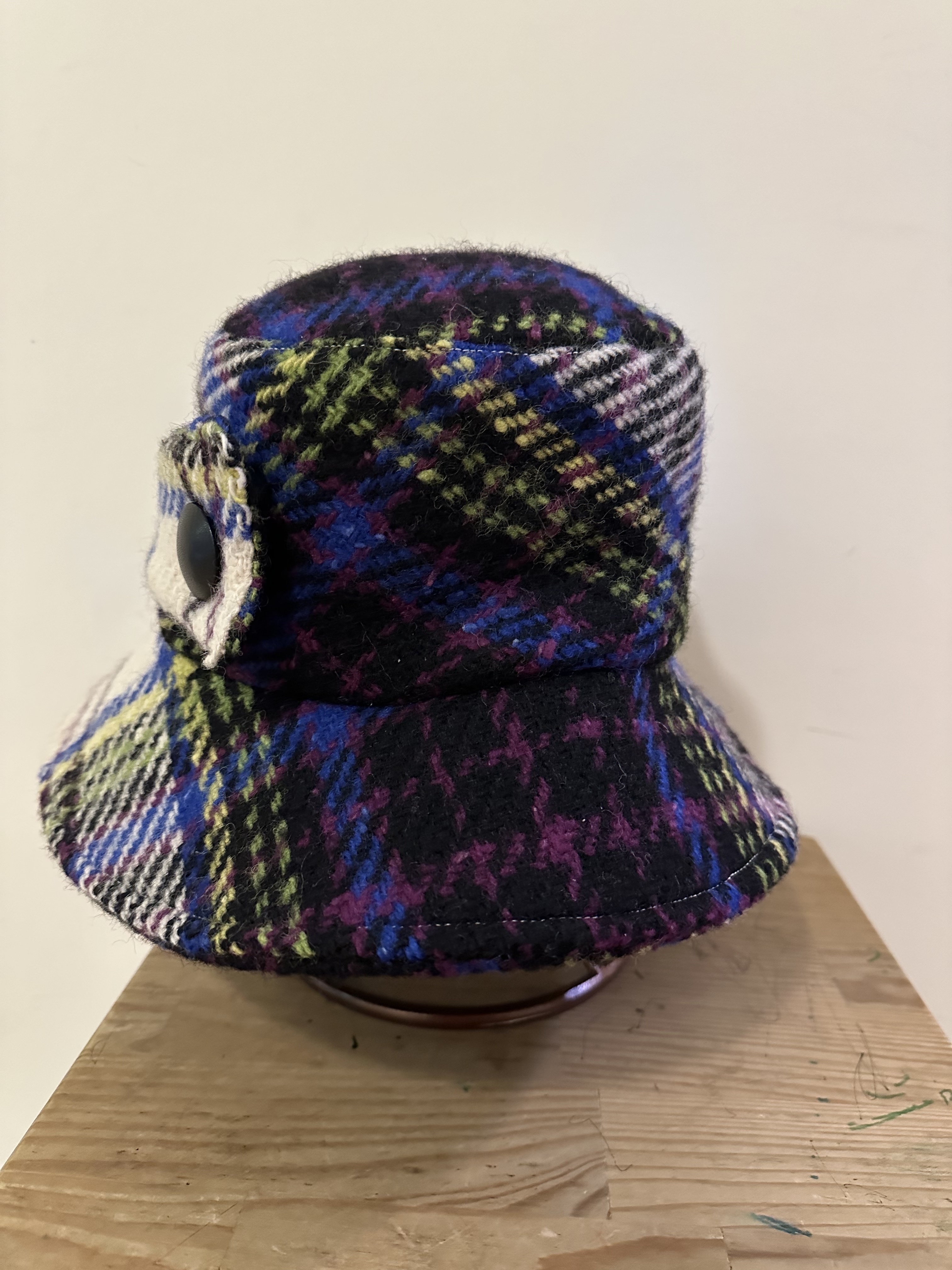 BURBERRY  Lady’s Wool Hat(Made In England) (DEAD STOCK)