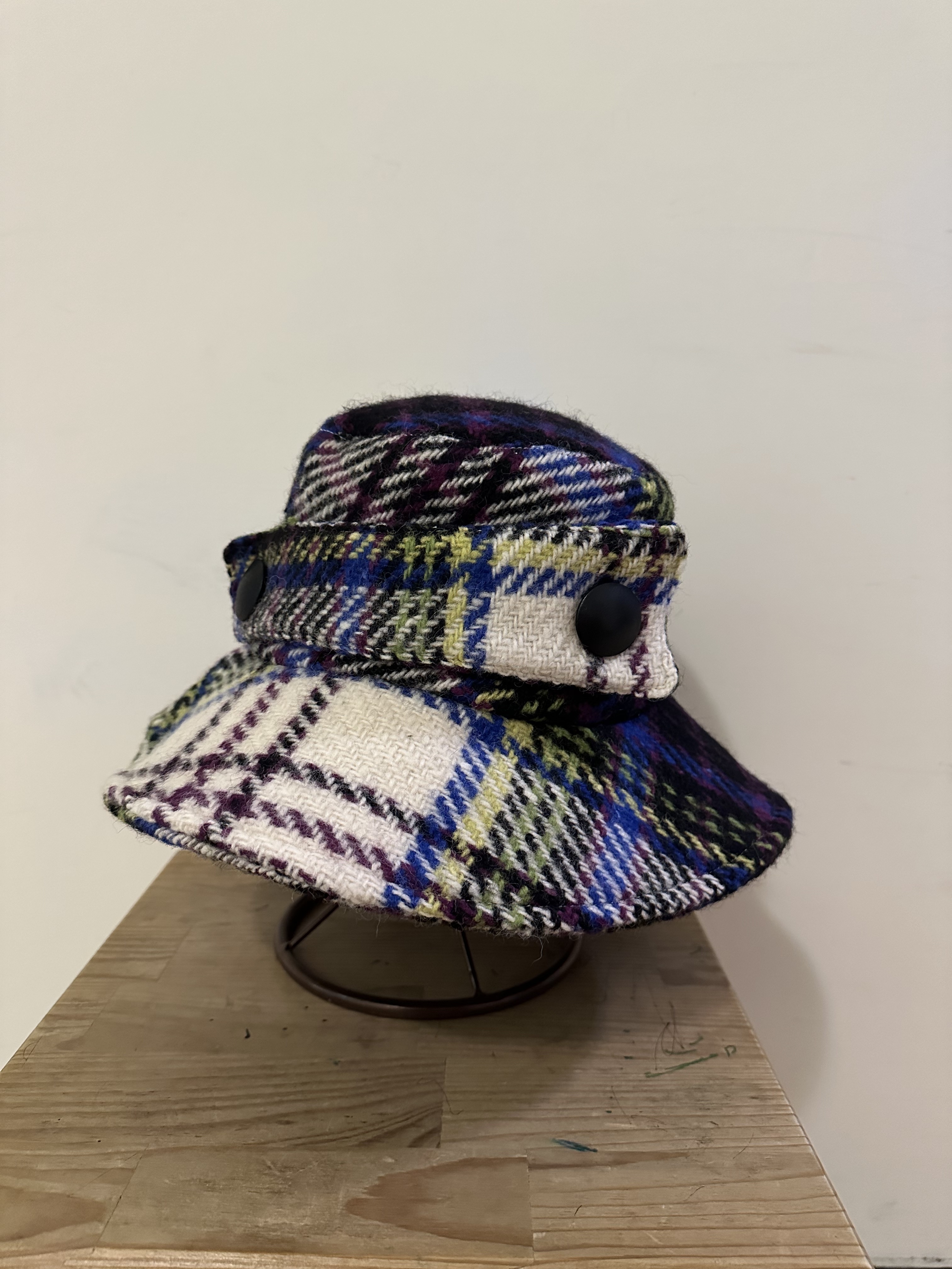 BURBERRY  Lady’s Wool Hat(Made In England) (DEAD STOCK)