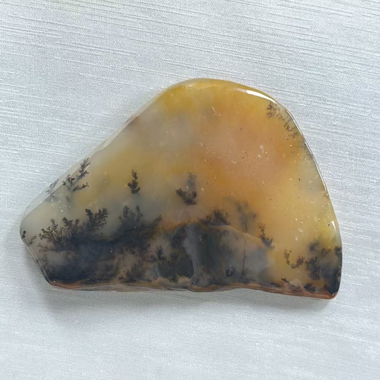 UO042 G2 黃龍玉擺件