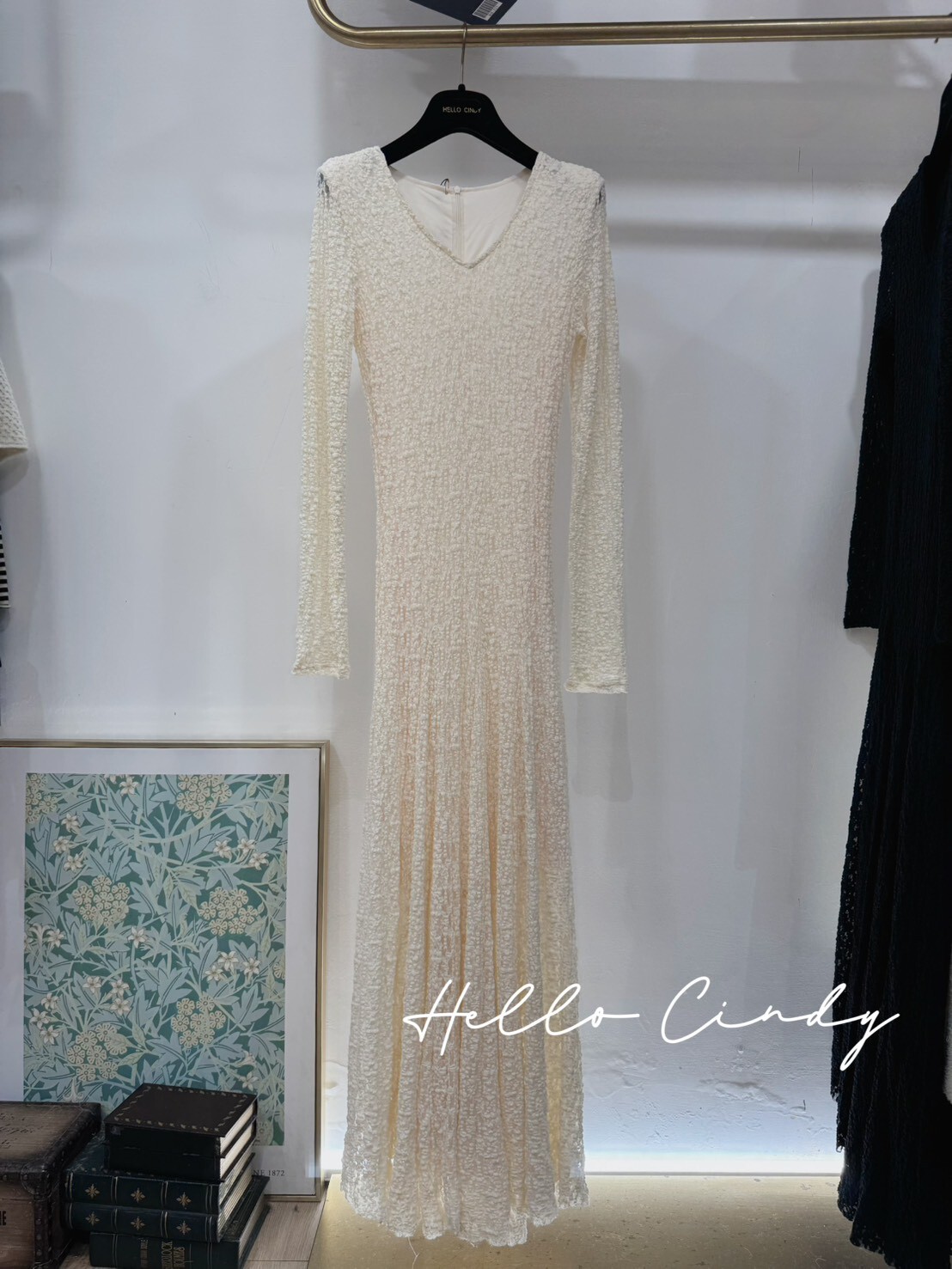 B01133 超美的法式全蕾絲V領浪漫合身款長洋裝