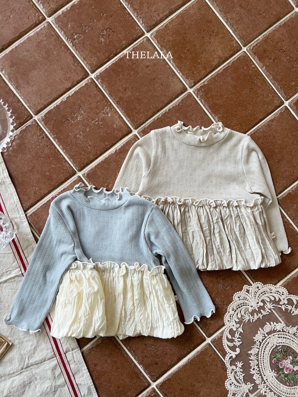 正韓春lalla 小童拼接木耳花苞上衣