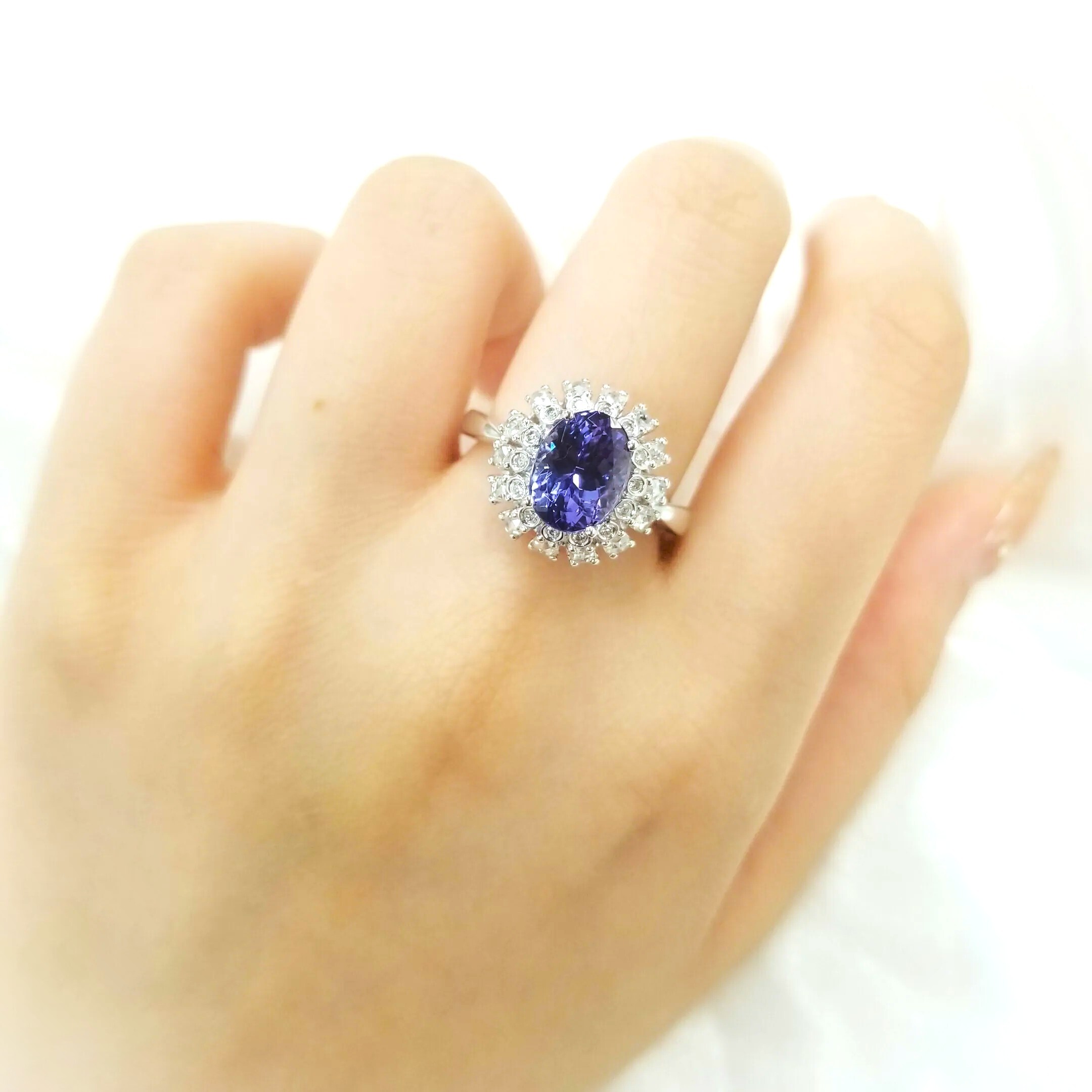 全新18K白金【單粒2卡76份坦桑石】配45份鑽石戒指