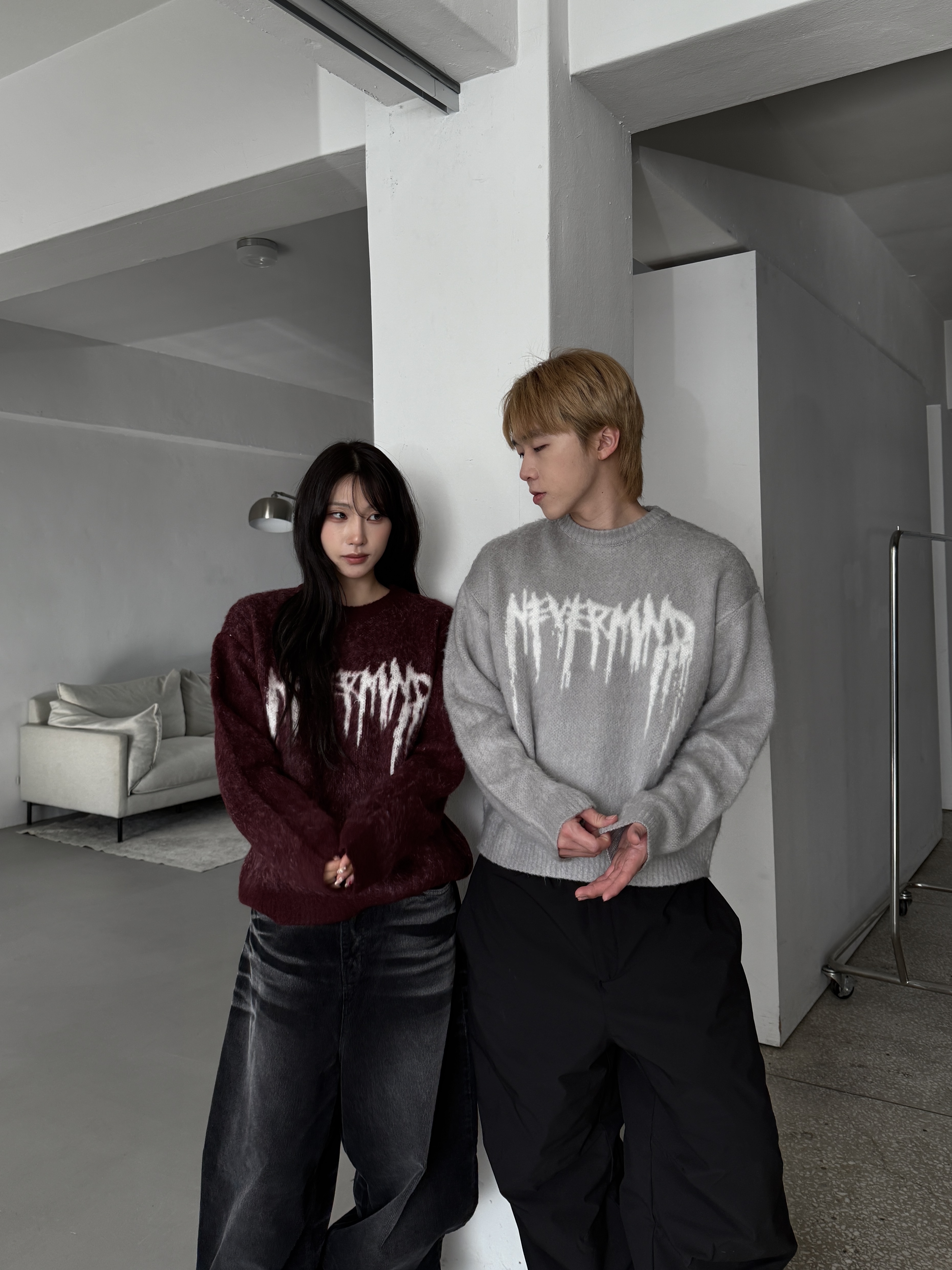 噴漆塗鴉 寬鬆短版馬海毛針織長袖（現貨）