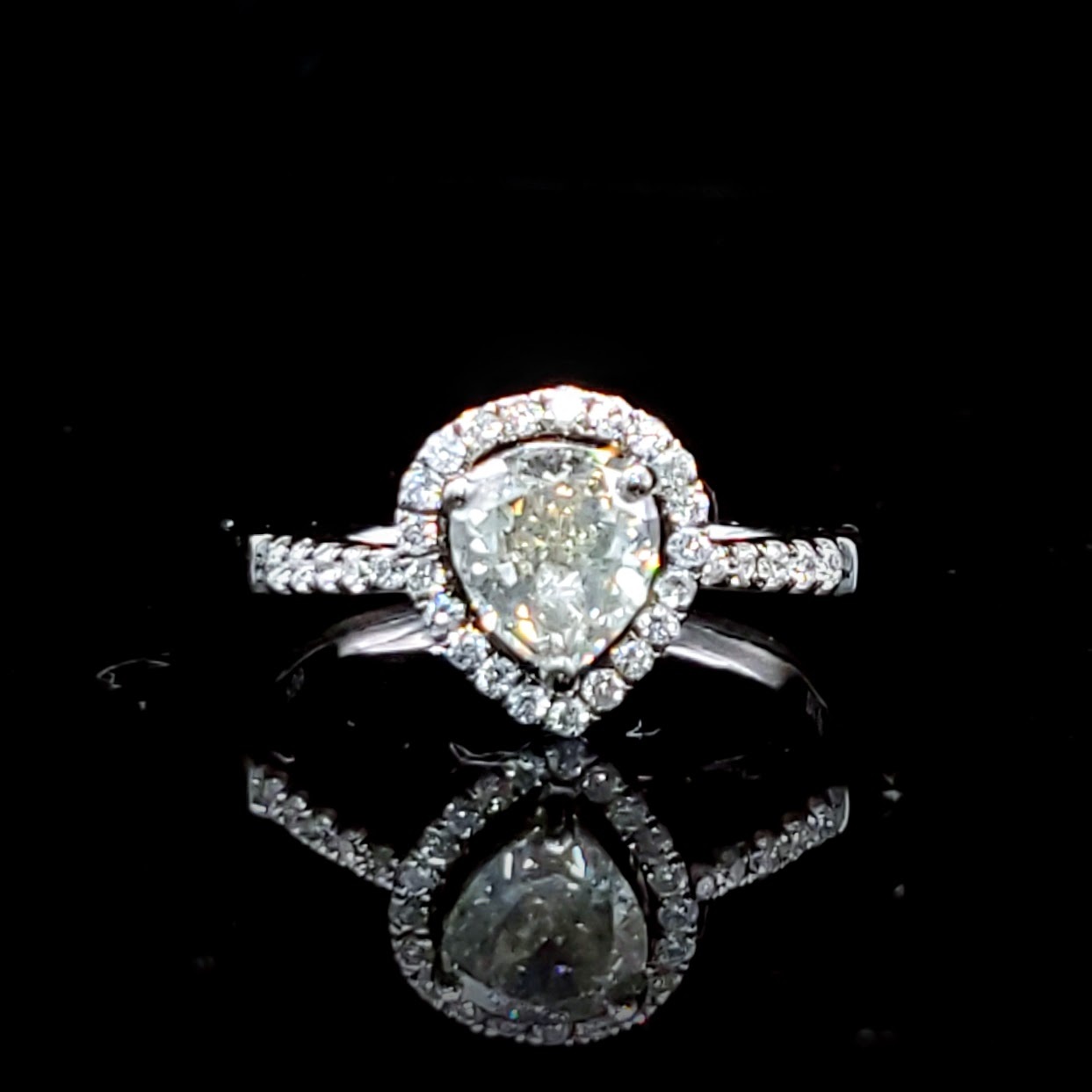 全新18K黑金【單粒1卡銀灰鑽石】配小鑽共1卡27份鑽石戒指