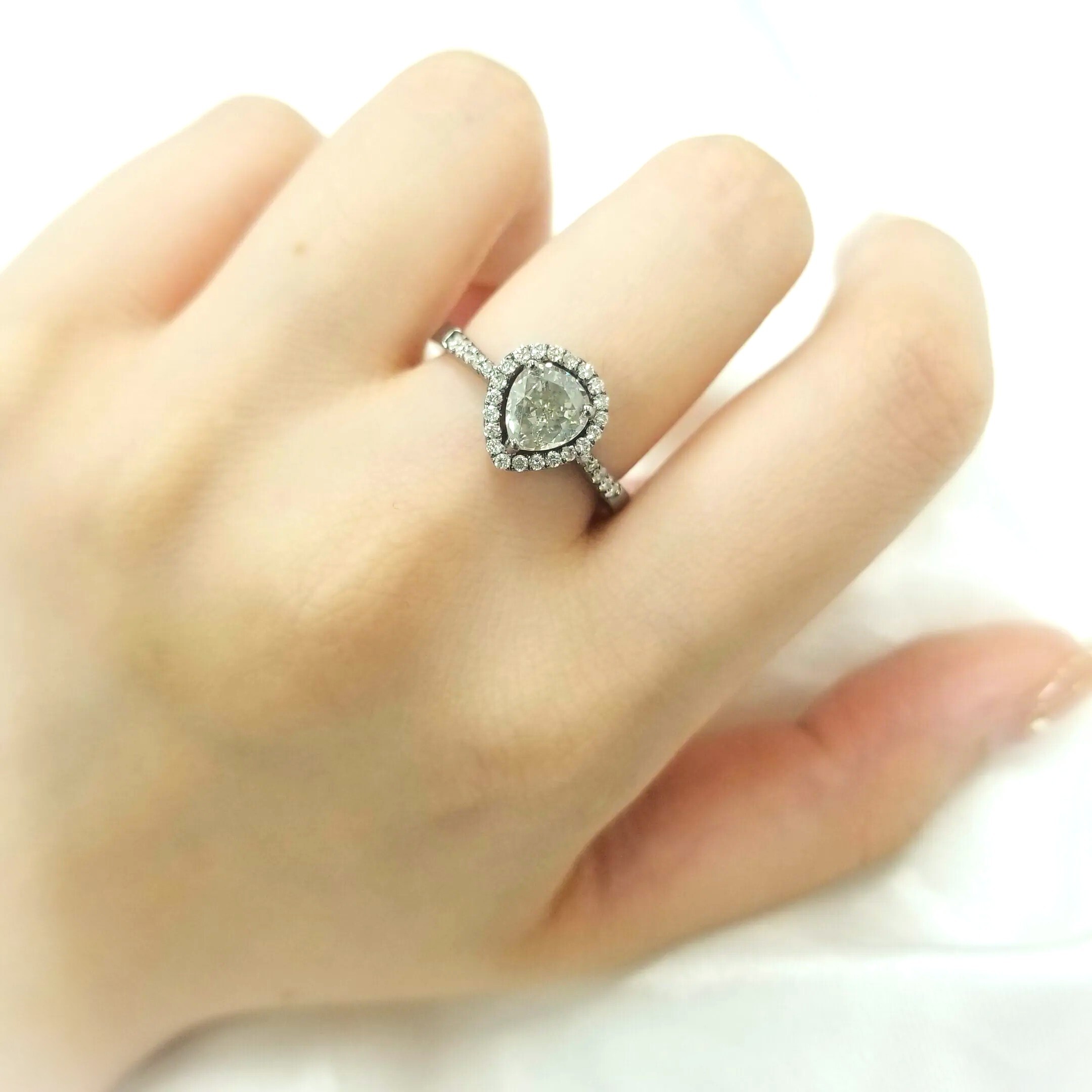 全新18K黑金【單粒1卡銀灰鑽石】配小鑽共1卡27份鑽石戒指