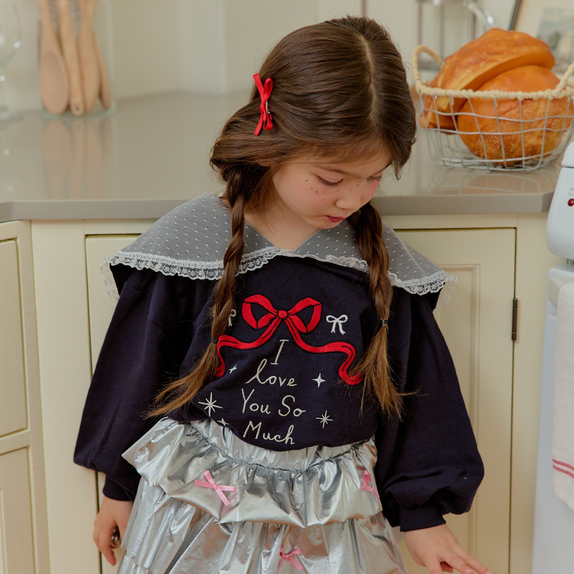 90-130 夢幻蕾絲翻領大學T 2色