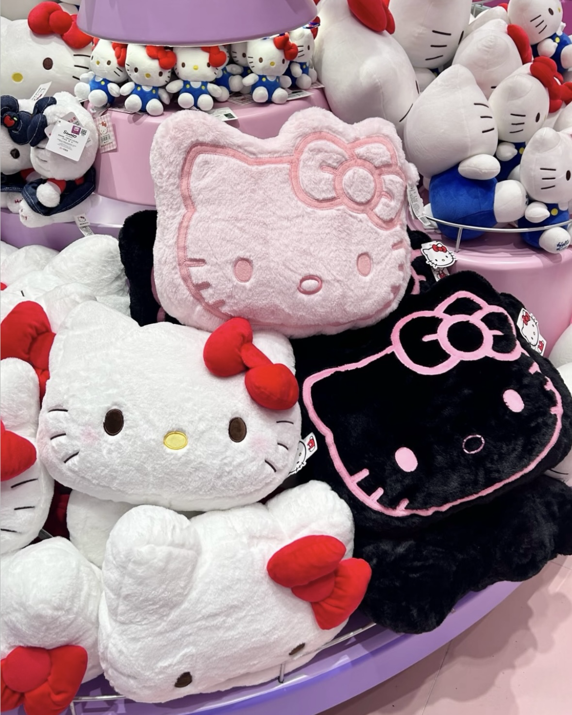 <正版授權>HELLO KITTY 三麗鷗 Sanrio 大頭抱枕 靠枕 共4色
