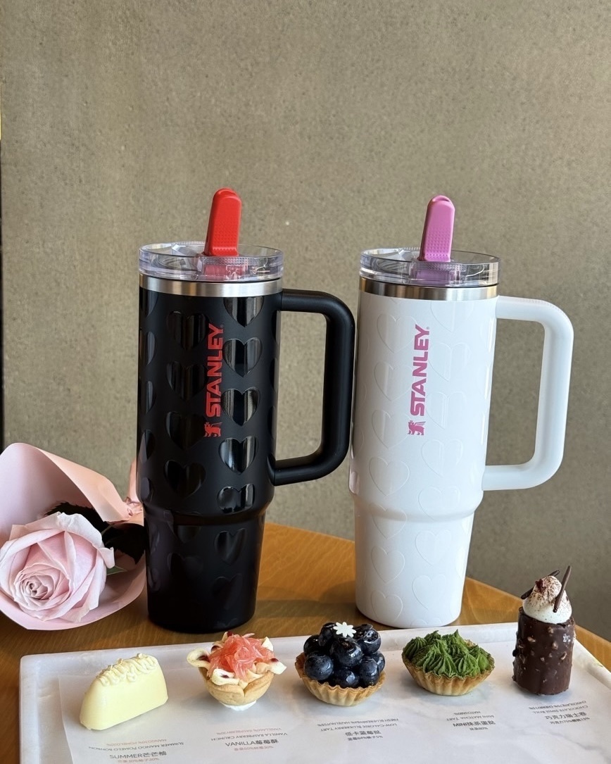 Stanley 情人節限定 愛心 吸管杯Pro 水壺 冰壩杯 環保杯 887ml 共2色