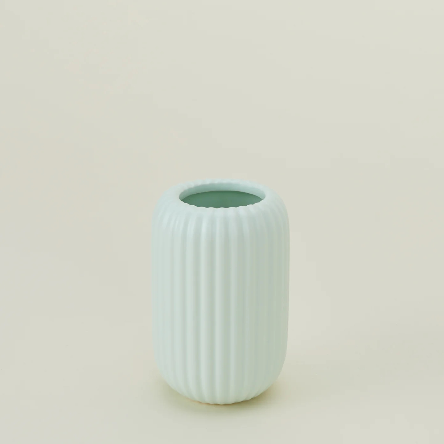 Helen Levi-衛浴組水杯，採用優質柔軟的白雲石製成，觸感如同燈芯絨面料。