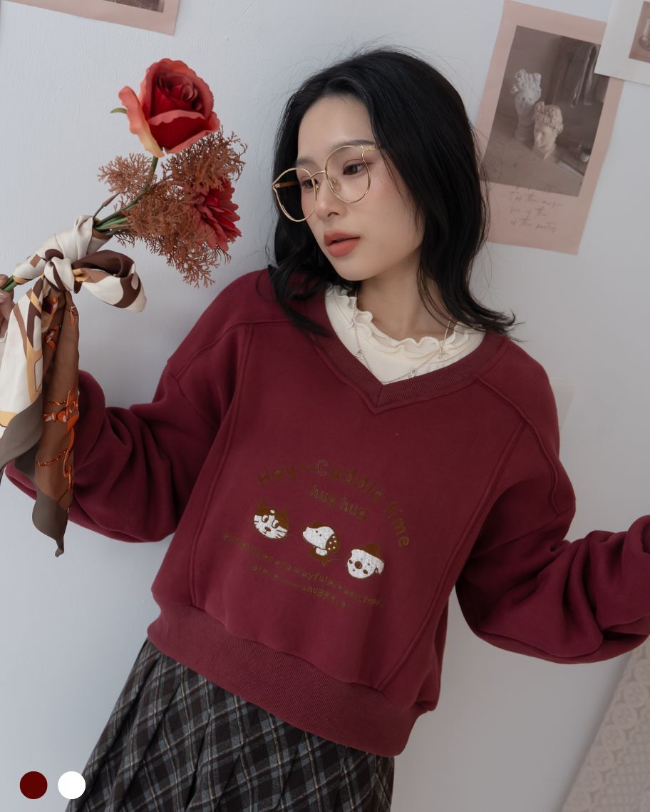 阿貓阿狗刺繡V領上衣