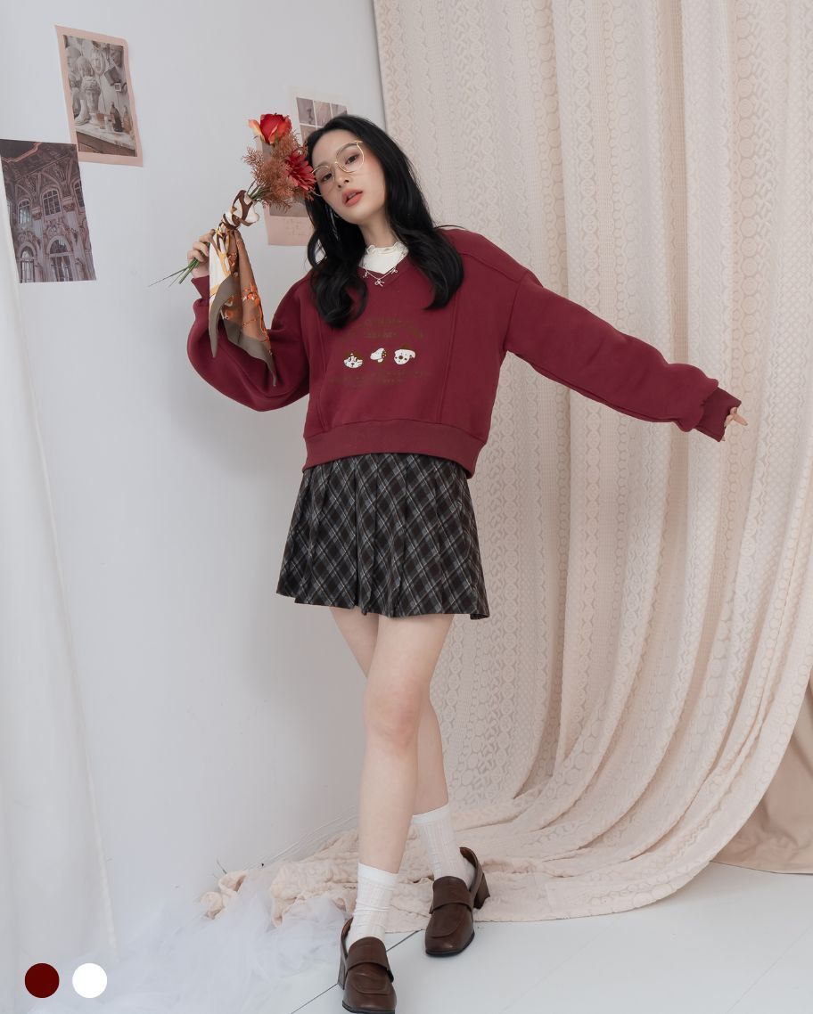 阿貓阿狗刺繡V領上衣