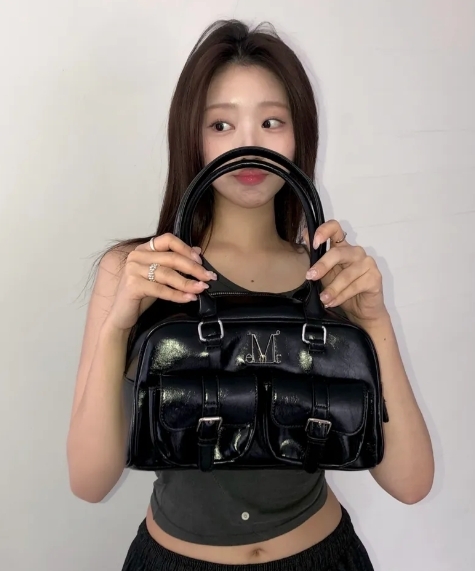 （現貨）MUCENT VIRUS 金屬logo 雙口袋 肩背包 P0000BAC