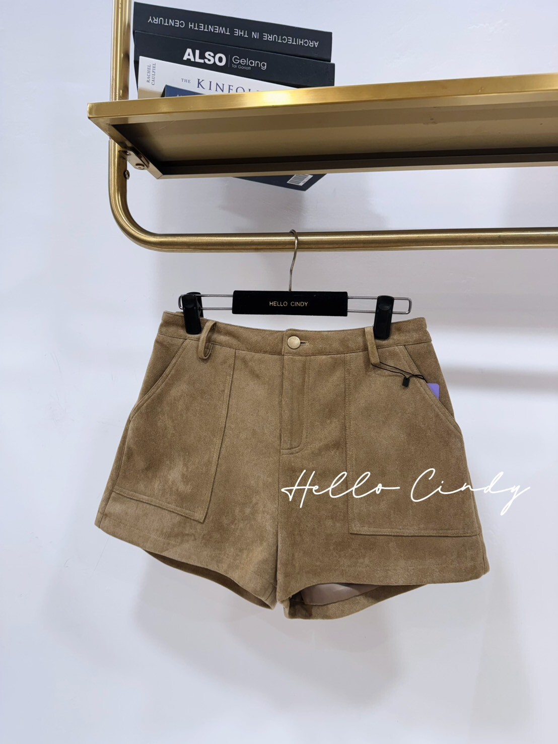 B01127 質感滿分的超顯瘦A字仿麂皮短褲