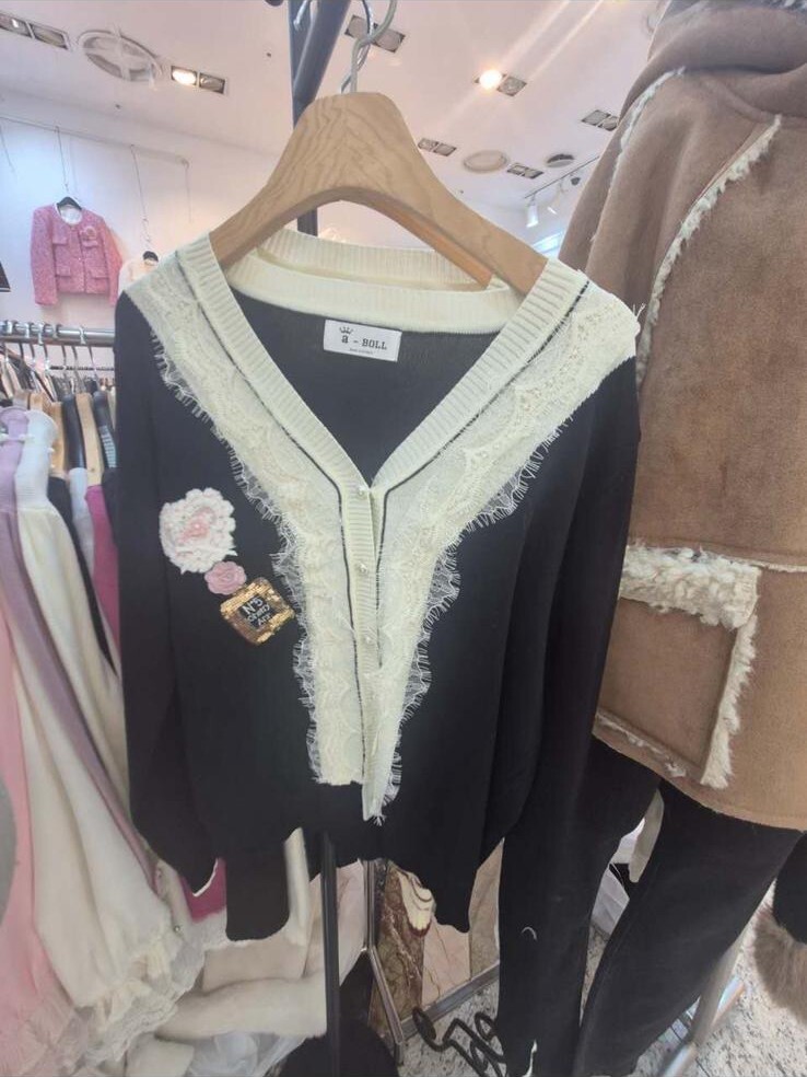 A09 胸42 長22 $429 (一口價)