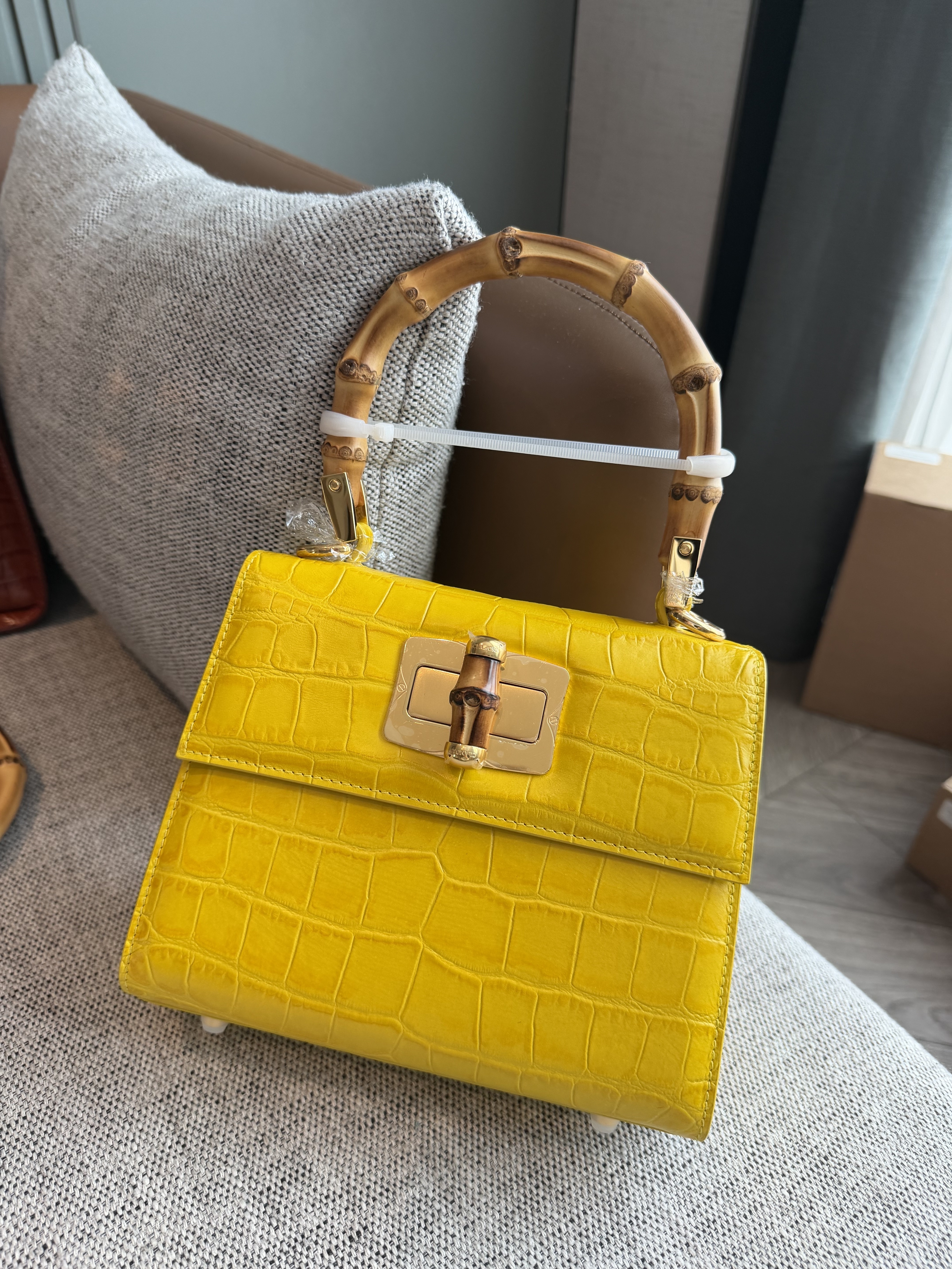 CL12 微瑕不退不換-M