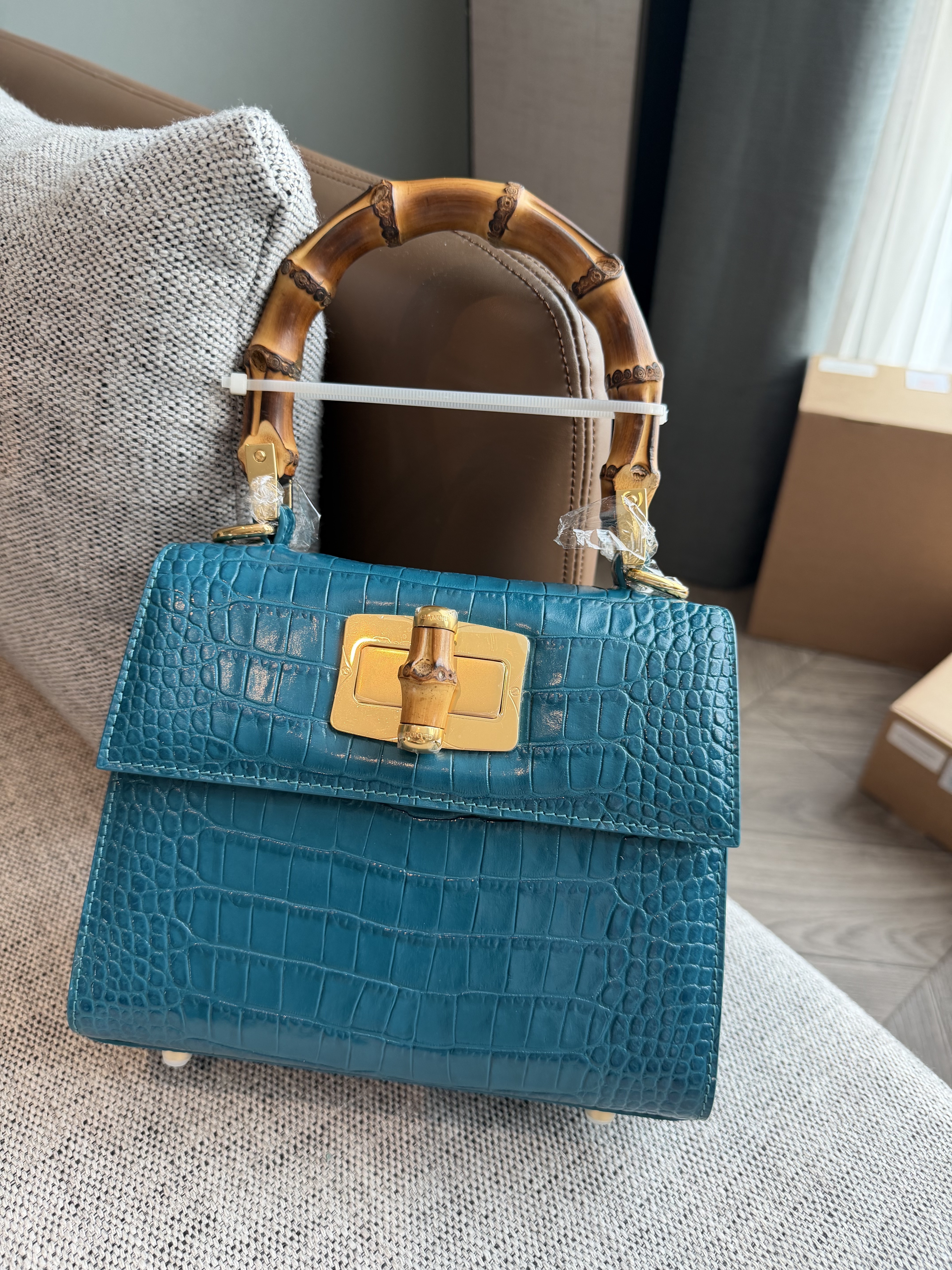 CL11 微瑕不退不換-M