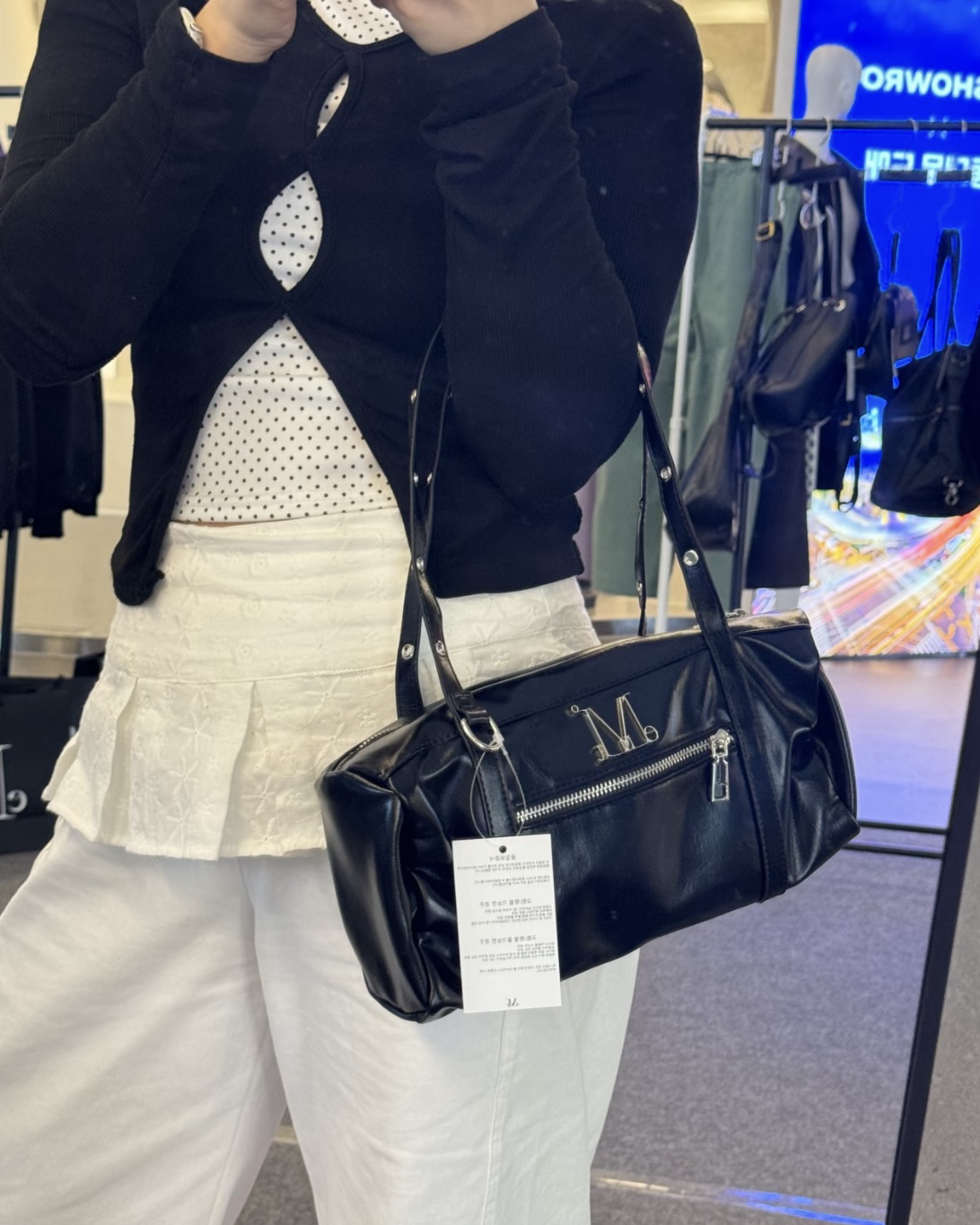 <🇰🇷韓國連線>MUCENT 金屬Logo 圓筒單肩包 全黑 個性 皮革 腋下包 肩背包