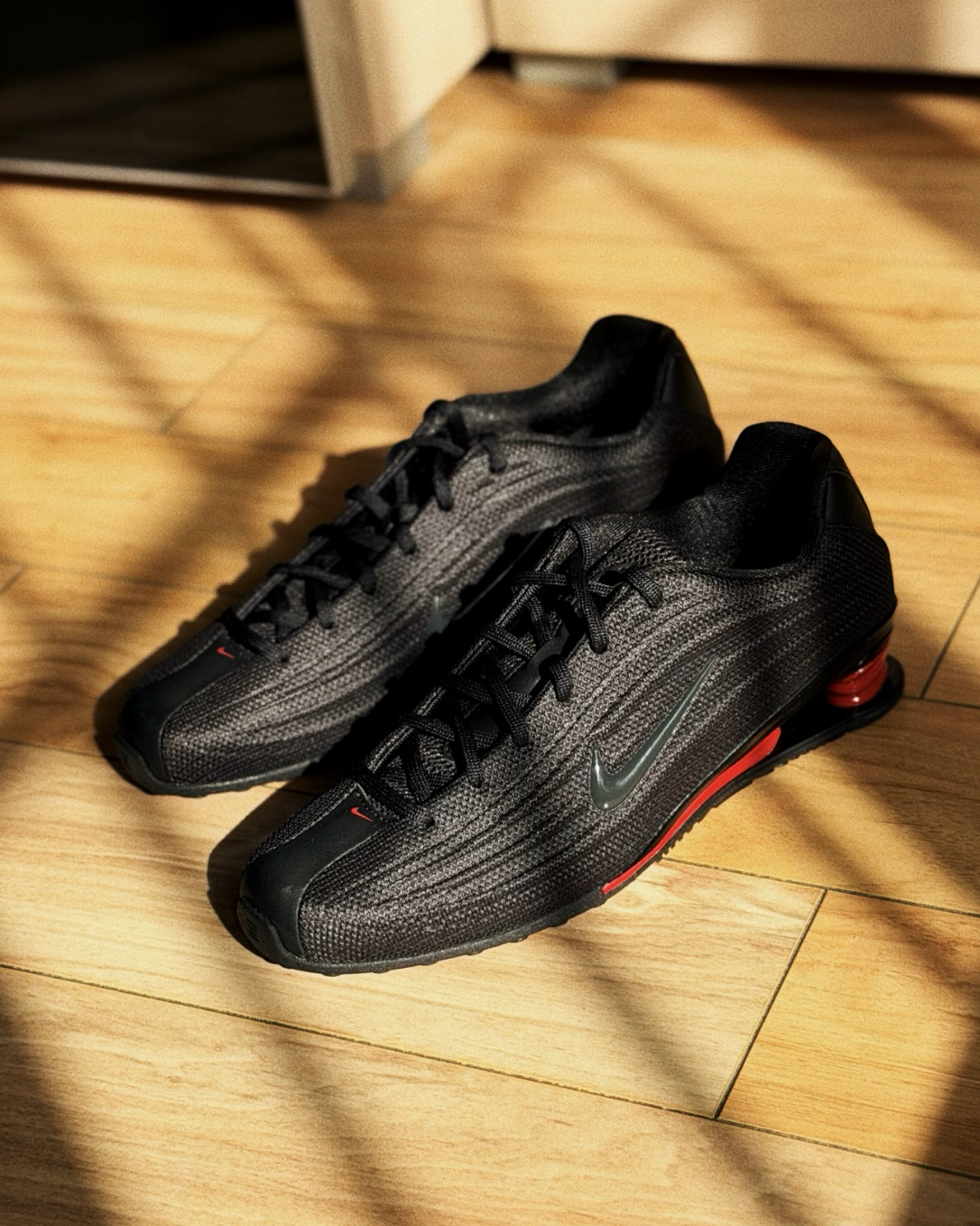 Nike Shox Z 紅黑彈簧鞋 針織鞋面 復古 氣墊 緩震 女鞋 KARINA同款