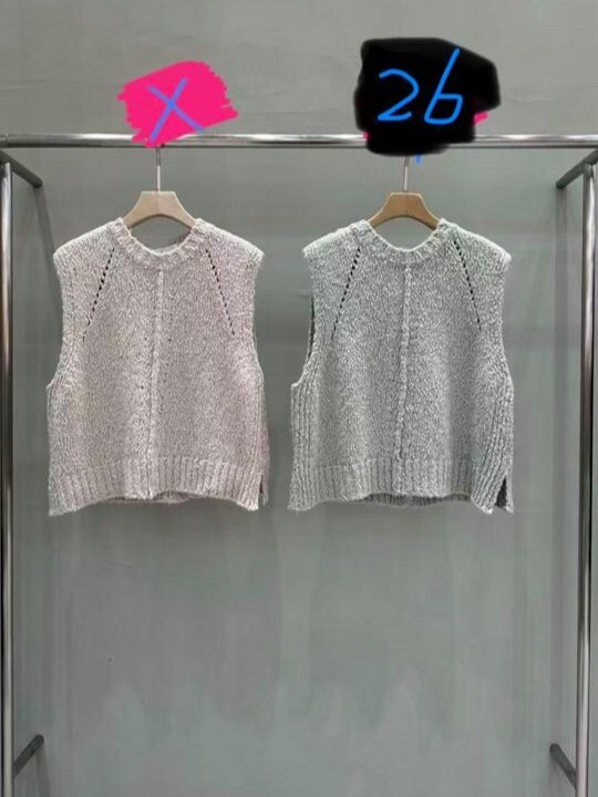 MU08 胸 42-56 長22 $439 (一口價)