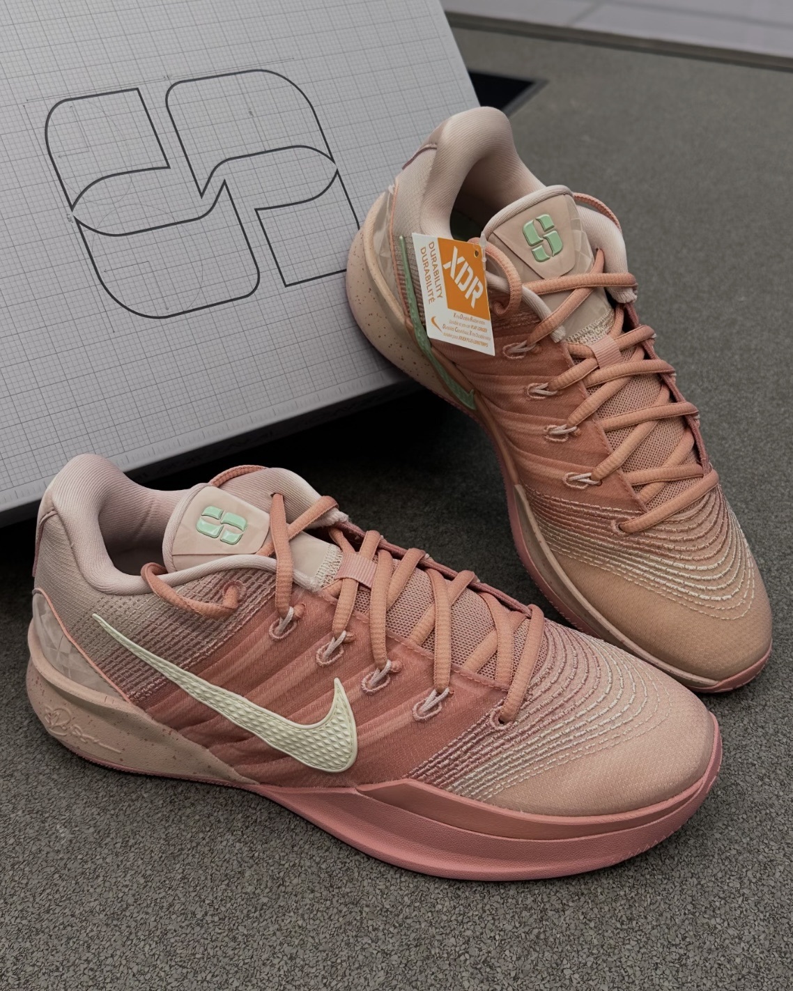 〈特價售出無退換〉男女鞋 NIKE SABRINA 3 'Pink Oxford' 玫瑰粉 XDR耐磨大底 包覆 緩震 運動 實戰鞋 籃球鞋【HF2882-600】